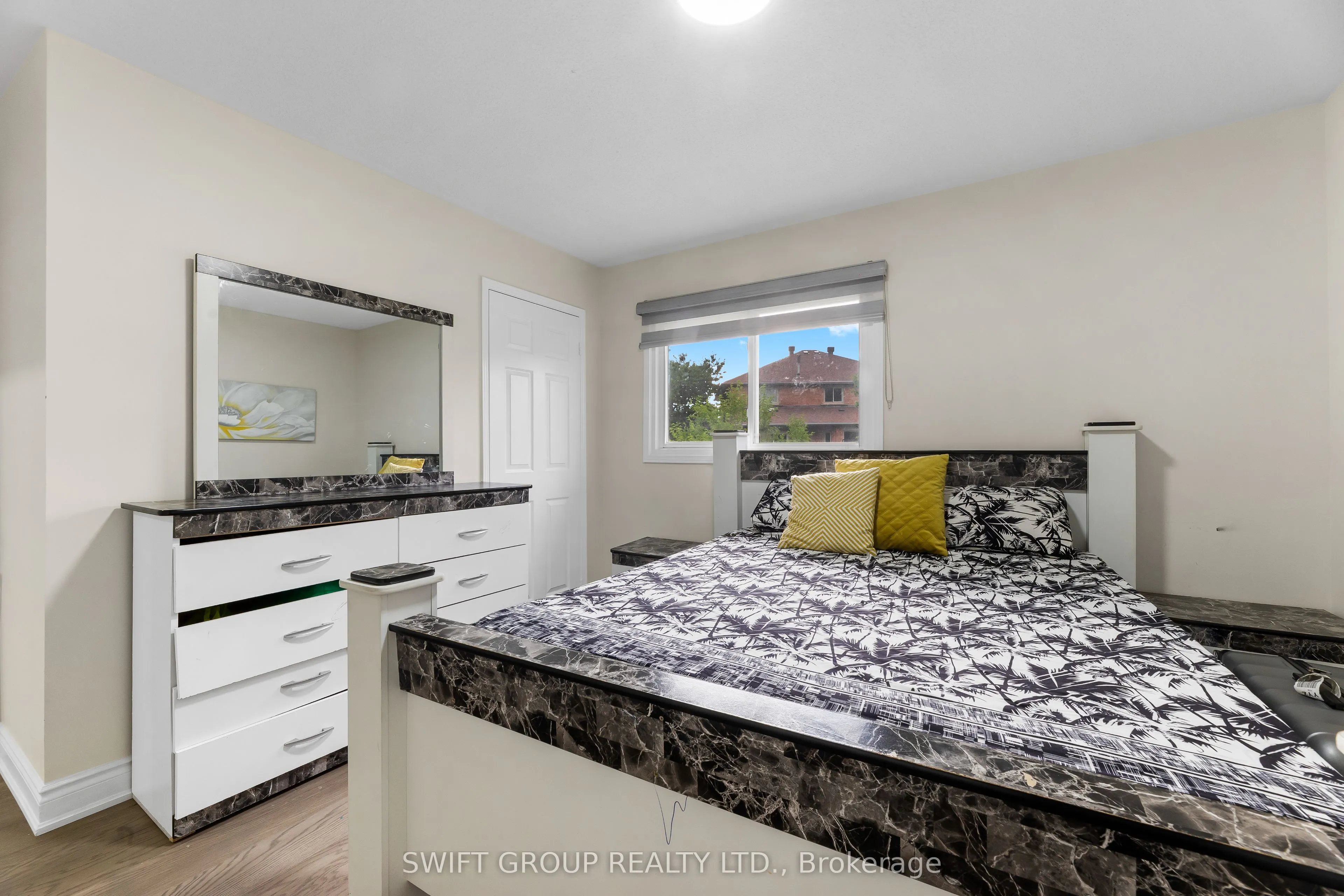 82 Flowertown Avenue