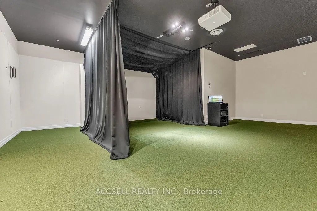 5233 Dundas Street W, #1816
