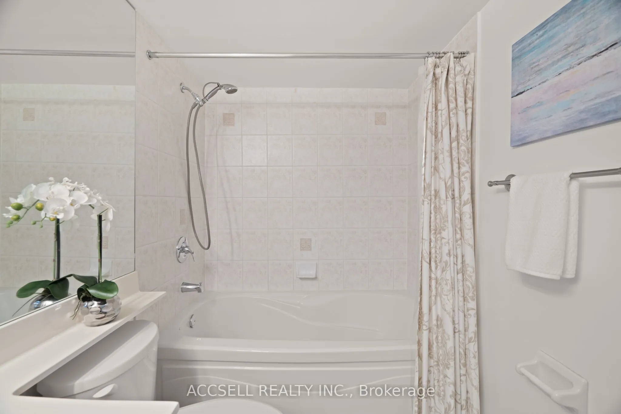 5233 Dundas Street W, #1816