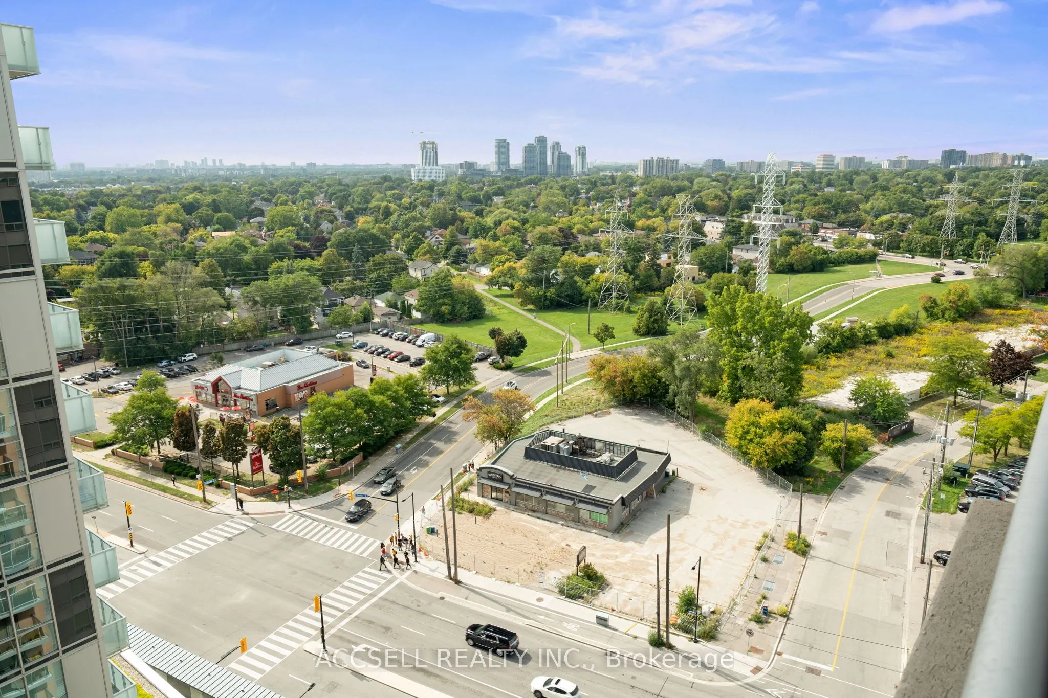 5233 Dundas Street W, #1816
