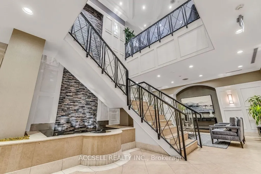 5233 Dundas Street W, #1816