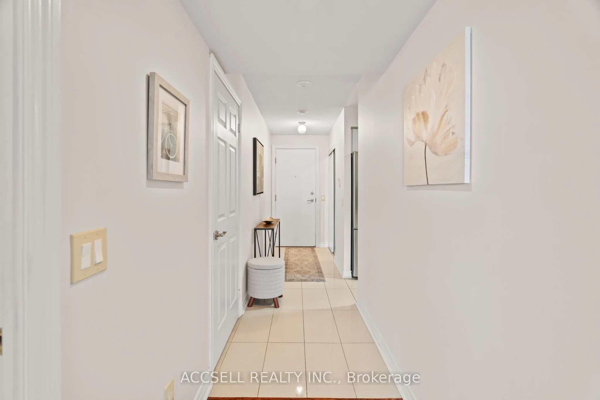 5233 Dundas Street W, #1816