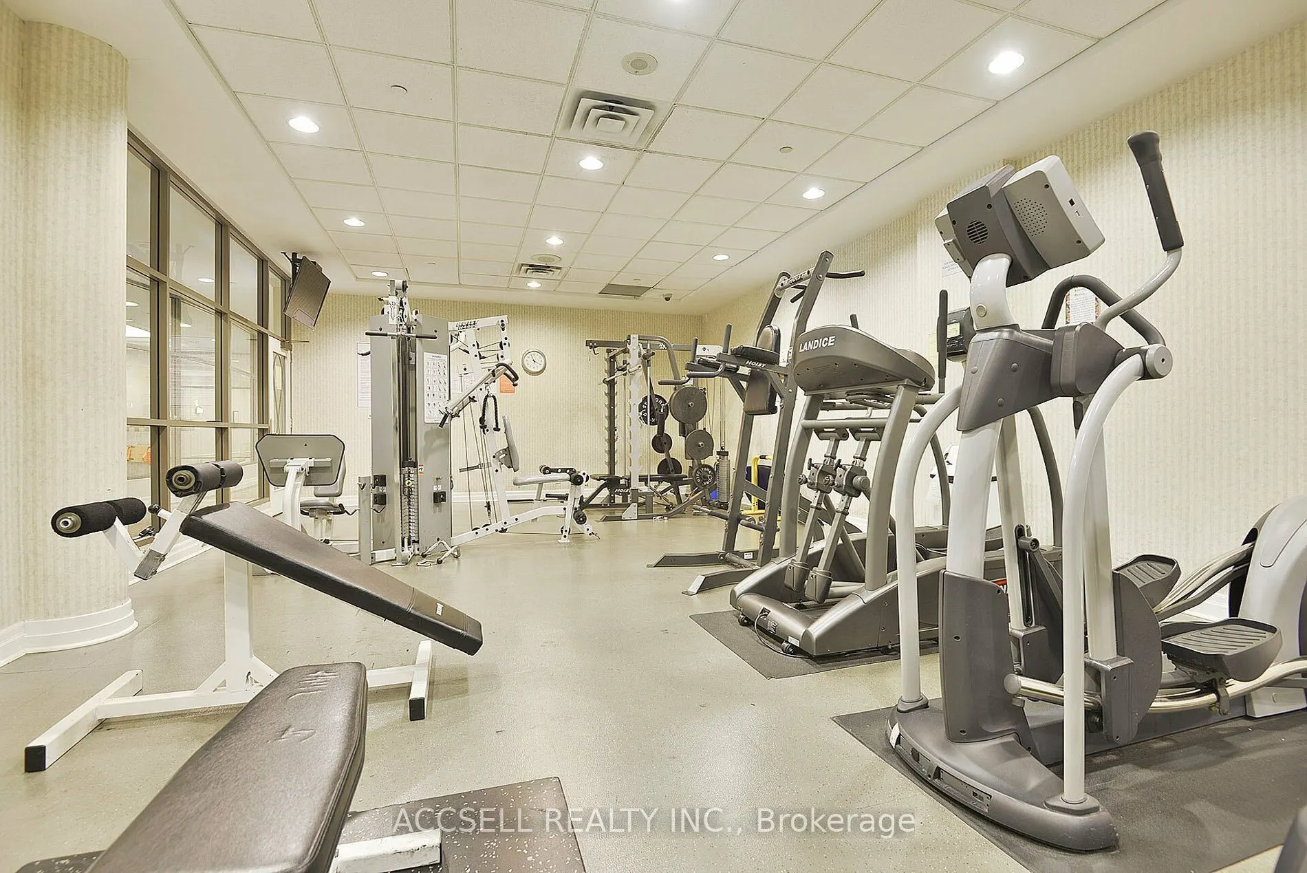 5233 Dundas Street W, #1816