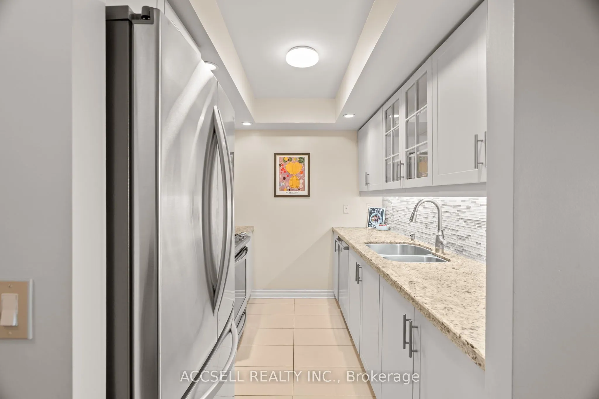5233 Dundas Street W, #1816