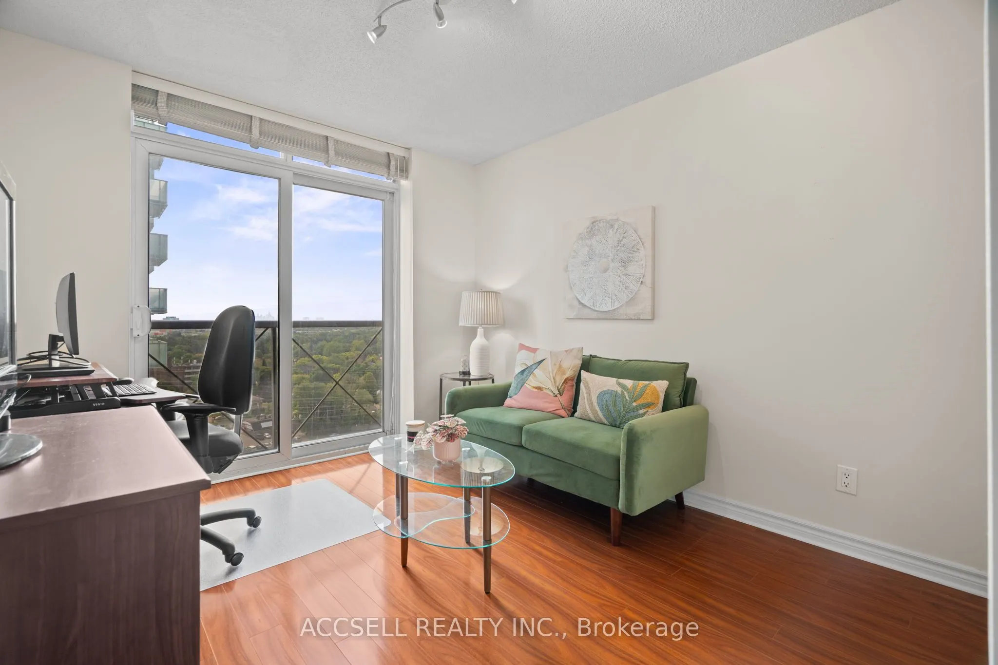 5233 Dundas Street W, #1816