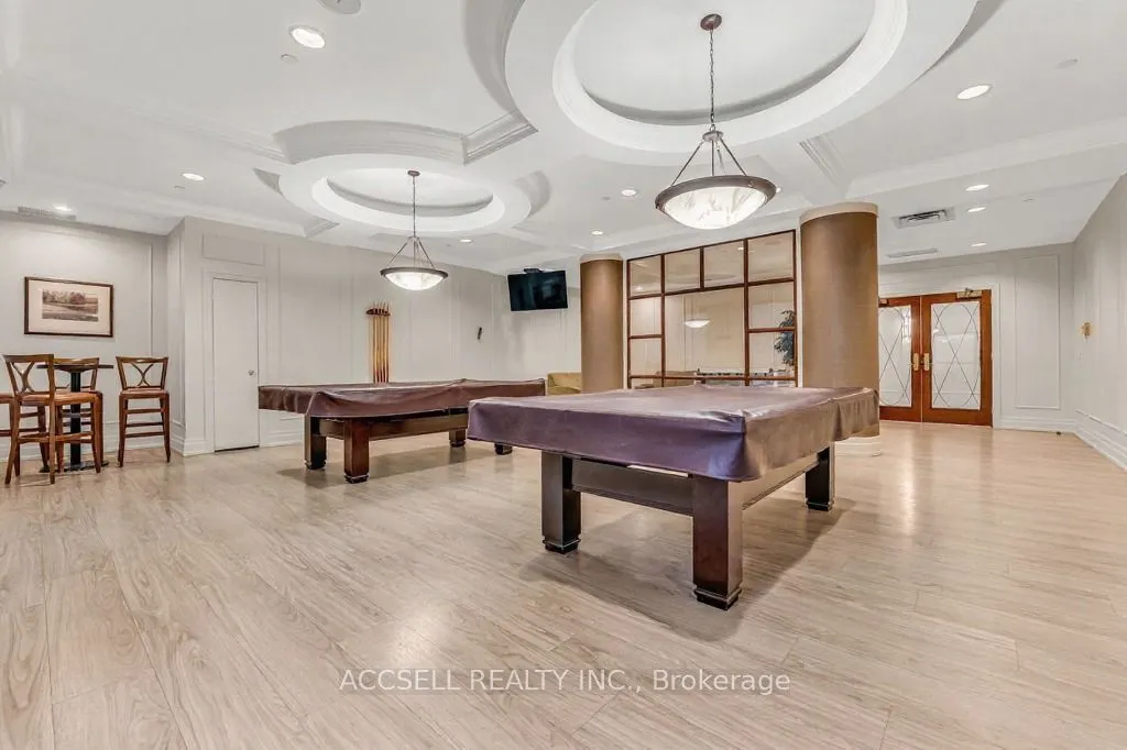 5233 Dundas Street W, #1816