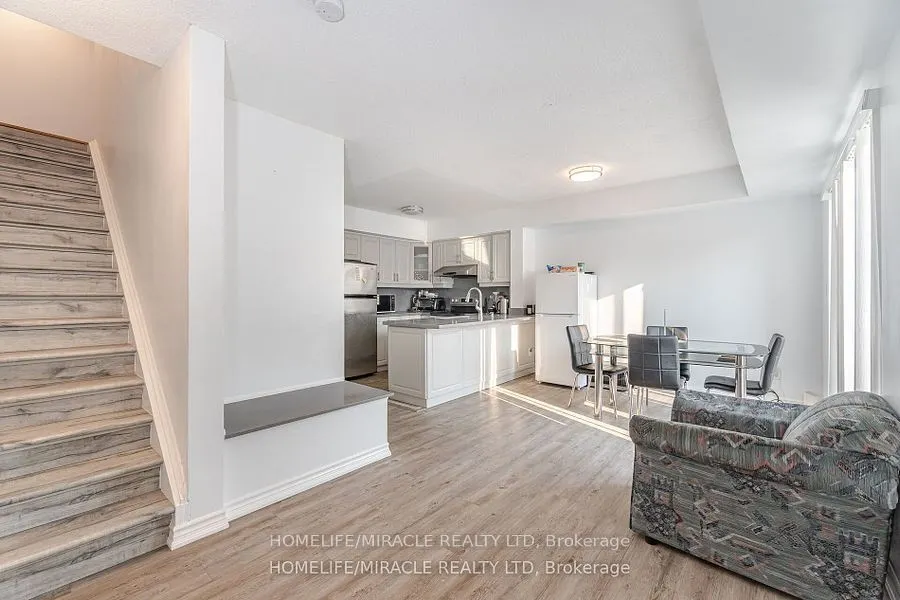 3049 Finch Avenue W, #2002
