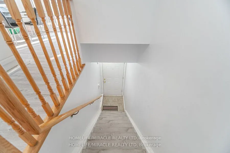 3049 Finch Avenue W, #2002