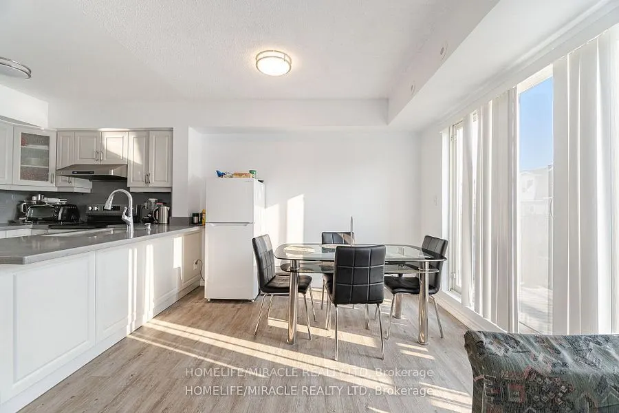 3049 Finch Avenue W, #2002