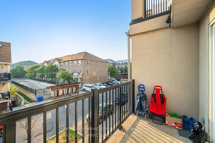 3049 Finch Avenue W, #2002