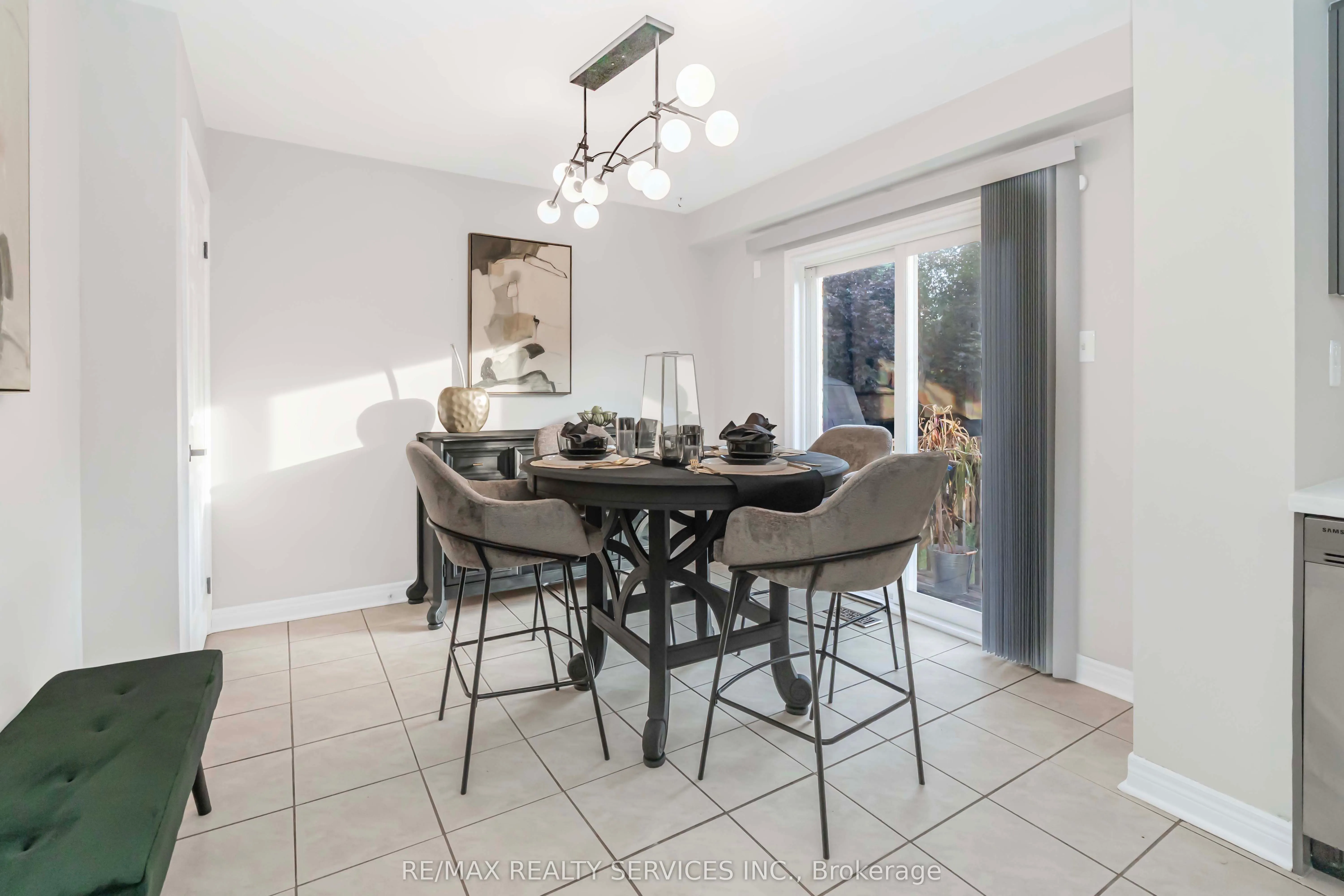 46 Oakmeadow Drive