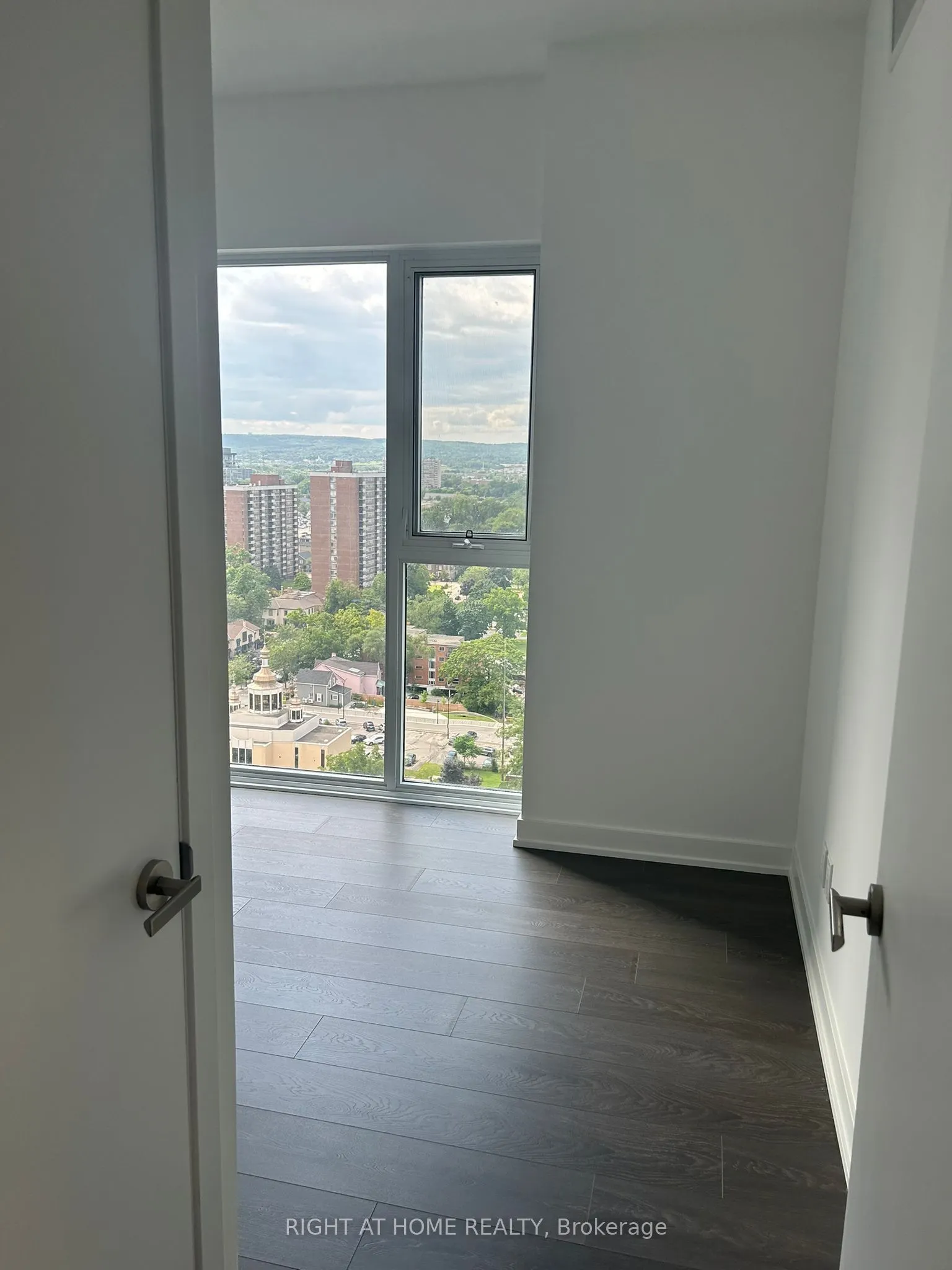 370 Martha Street, #1802