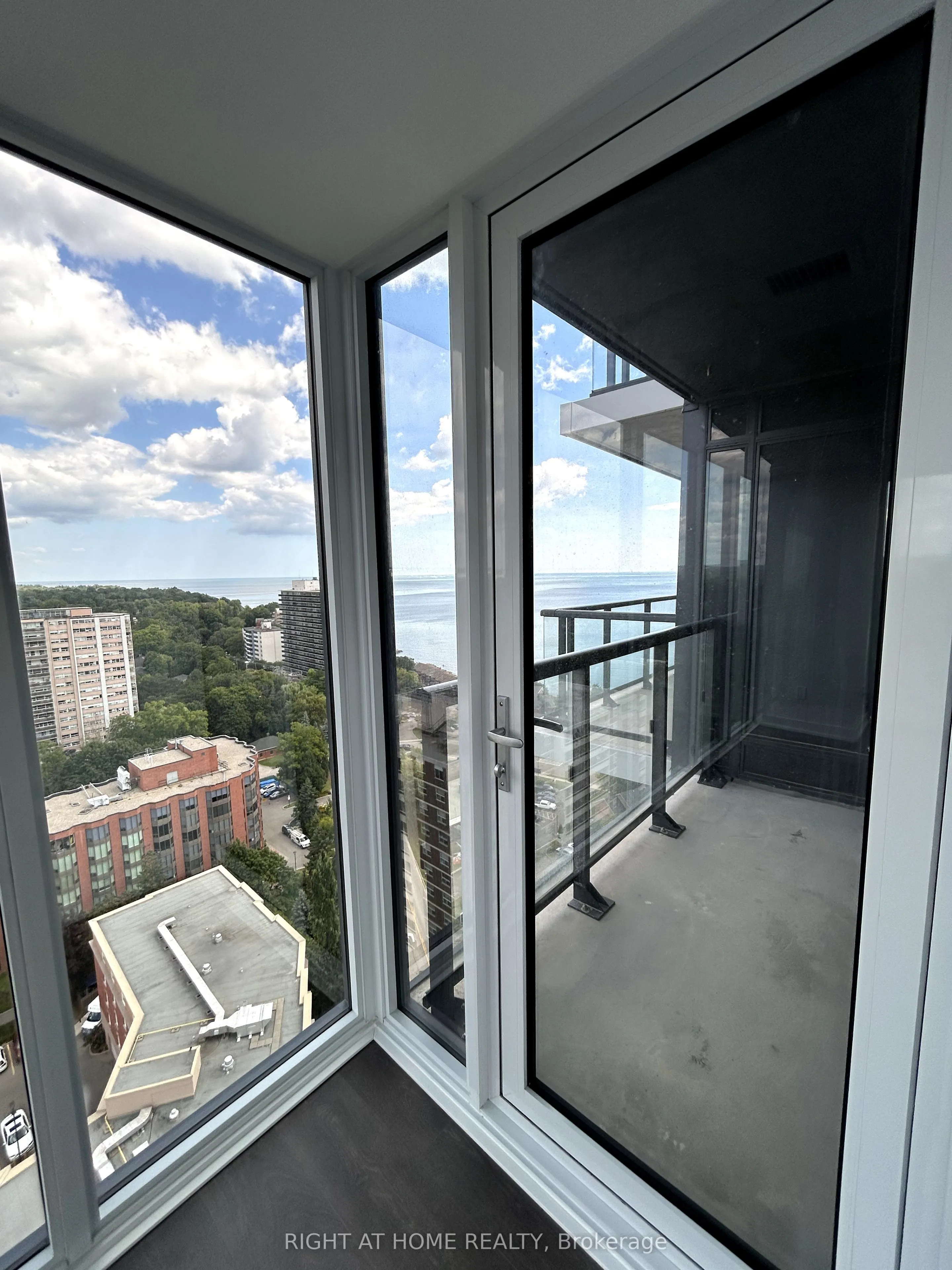 370 Martha Street, #1802