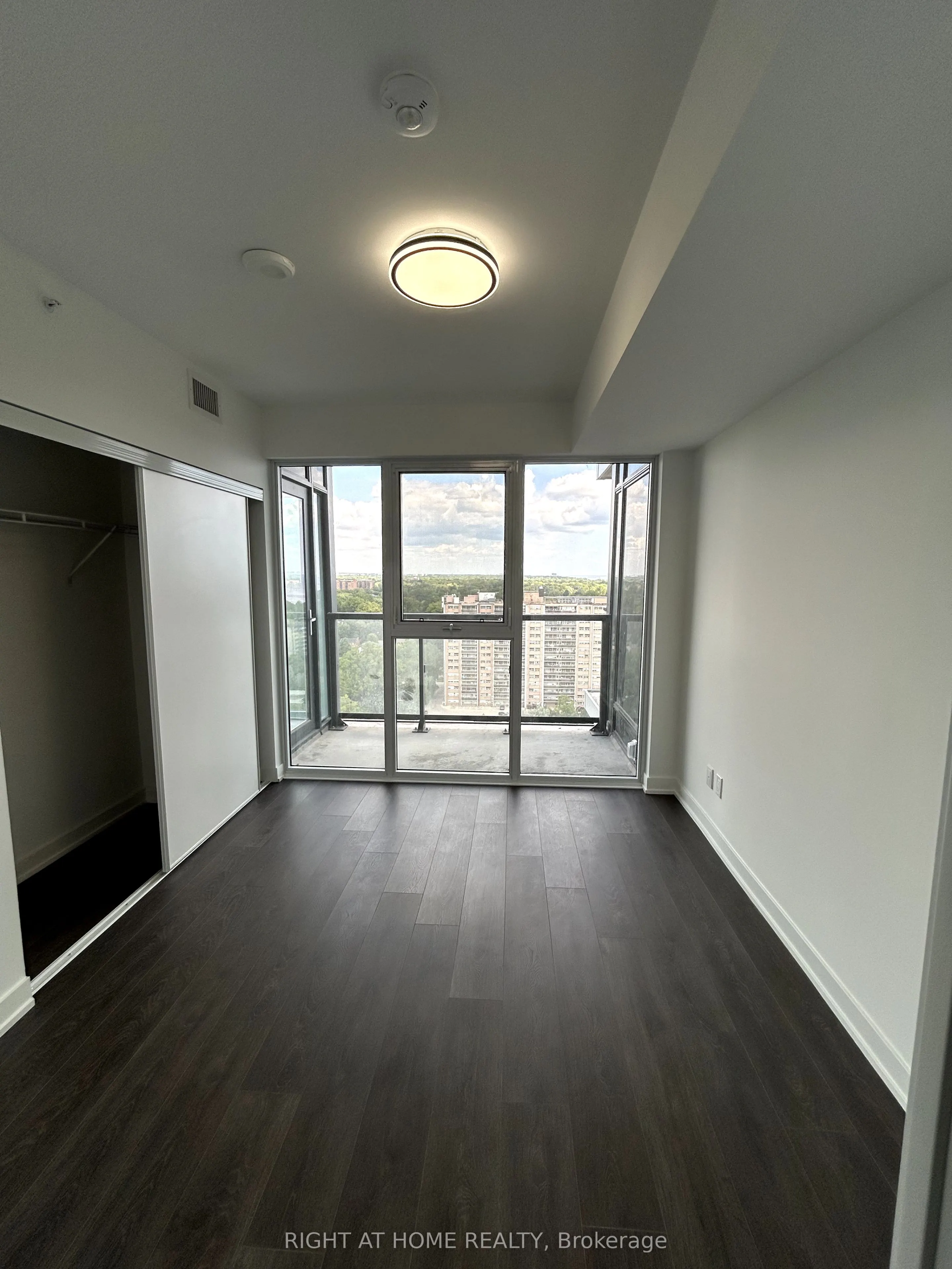 370 Martha Street, #1802