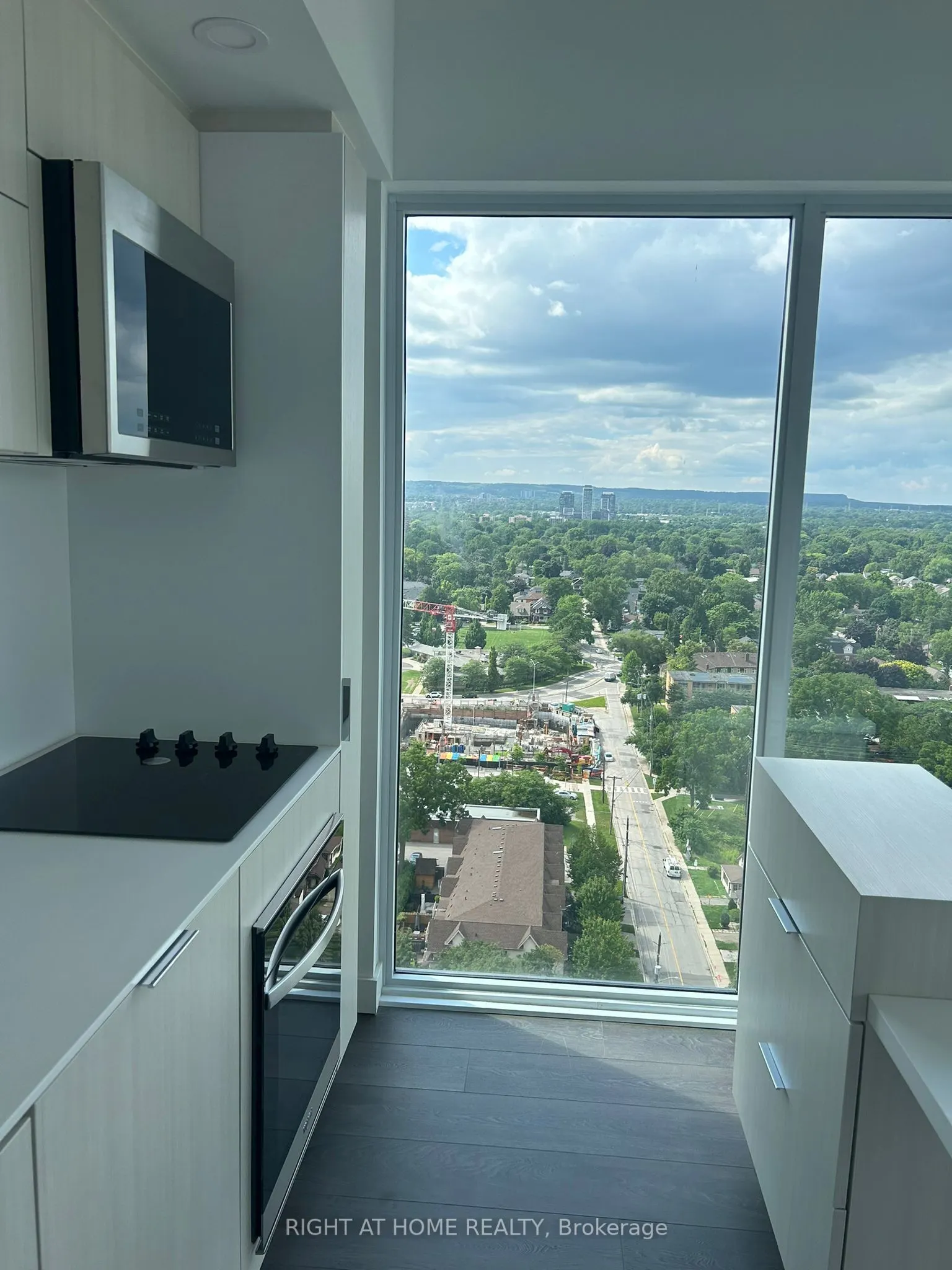 370 Martha Street, #1802