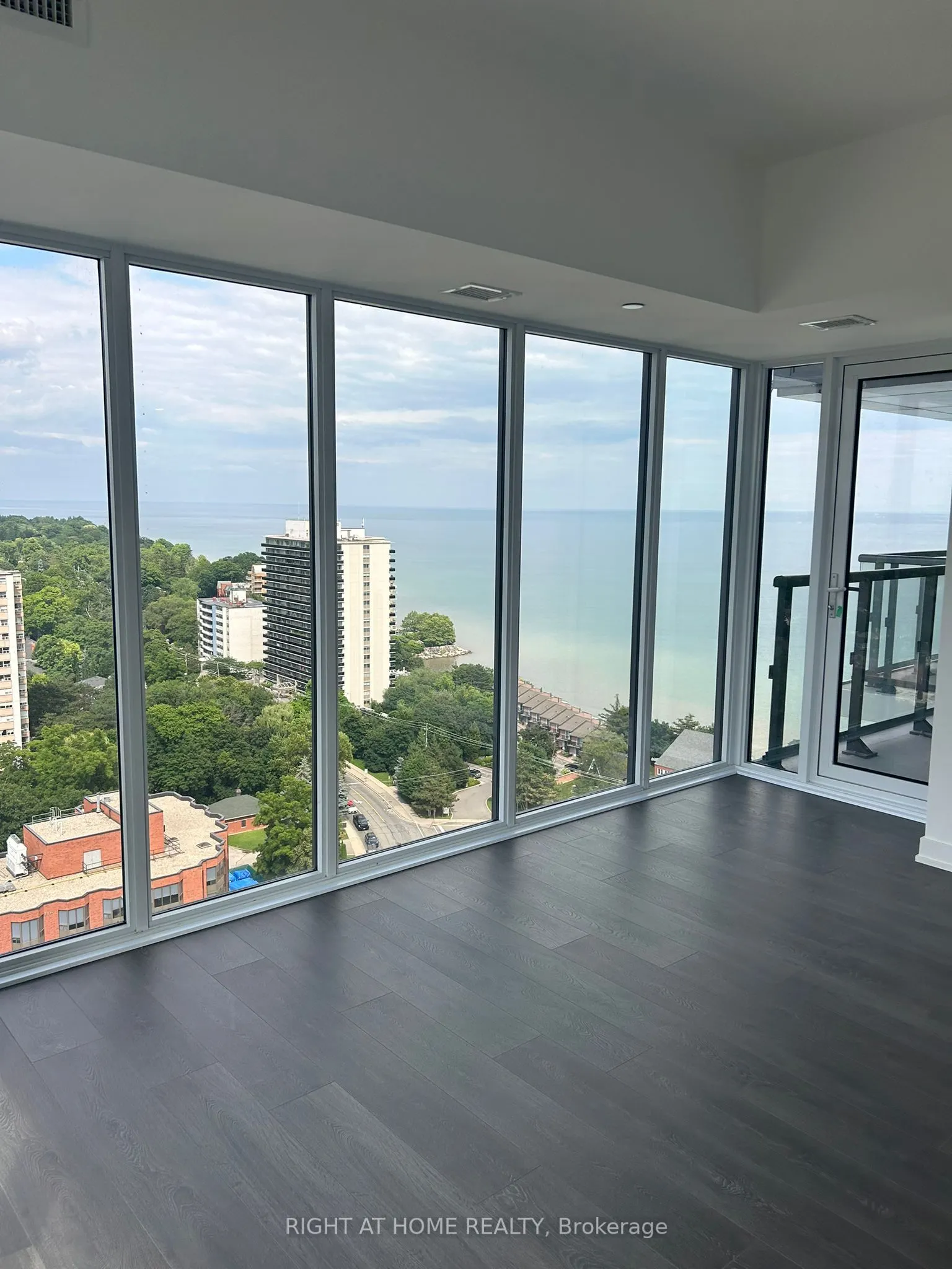 370 Martha Street, #1802