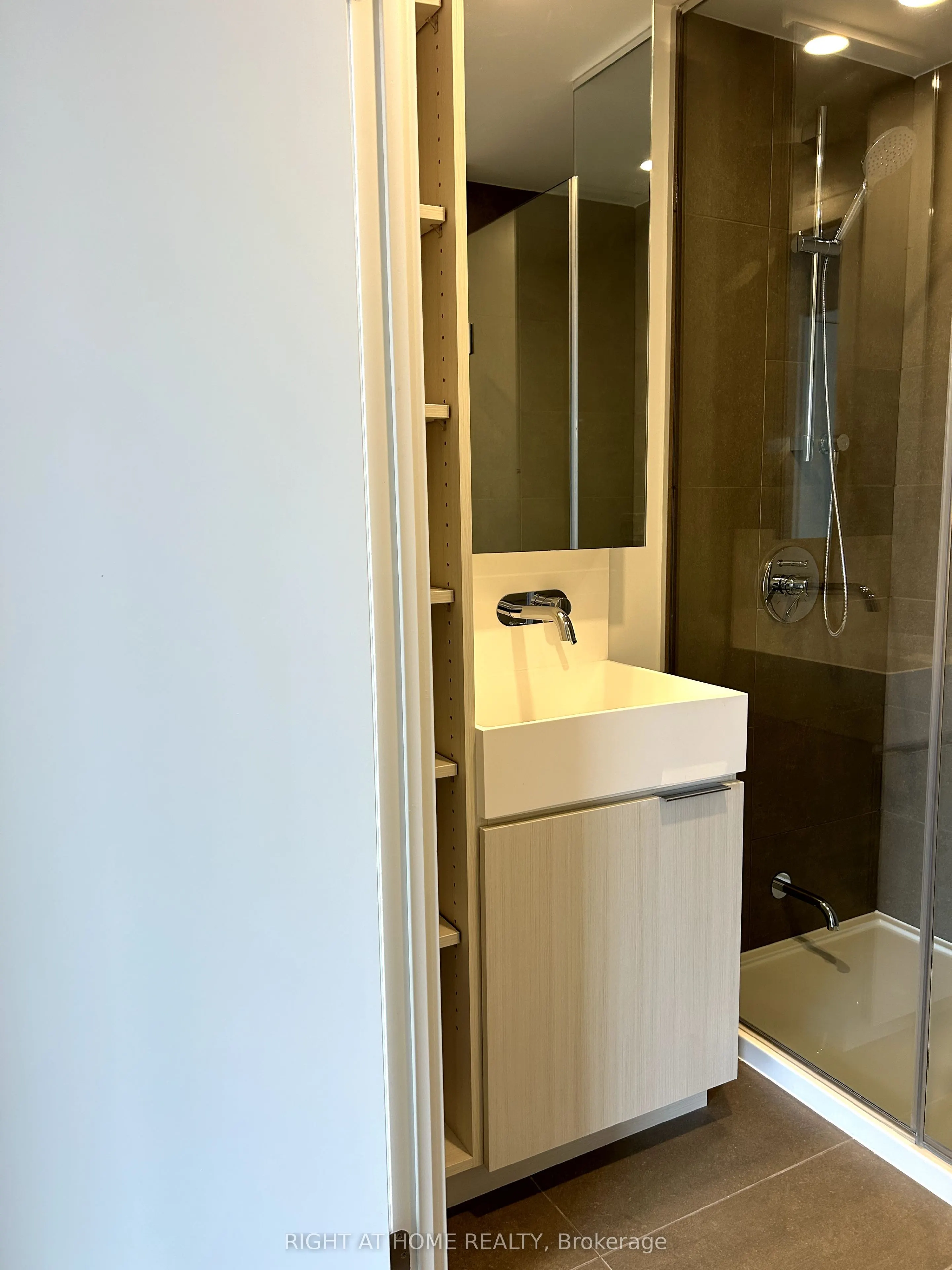 370 Martha Street, #1802