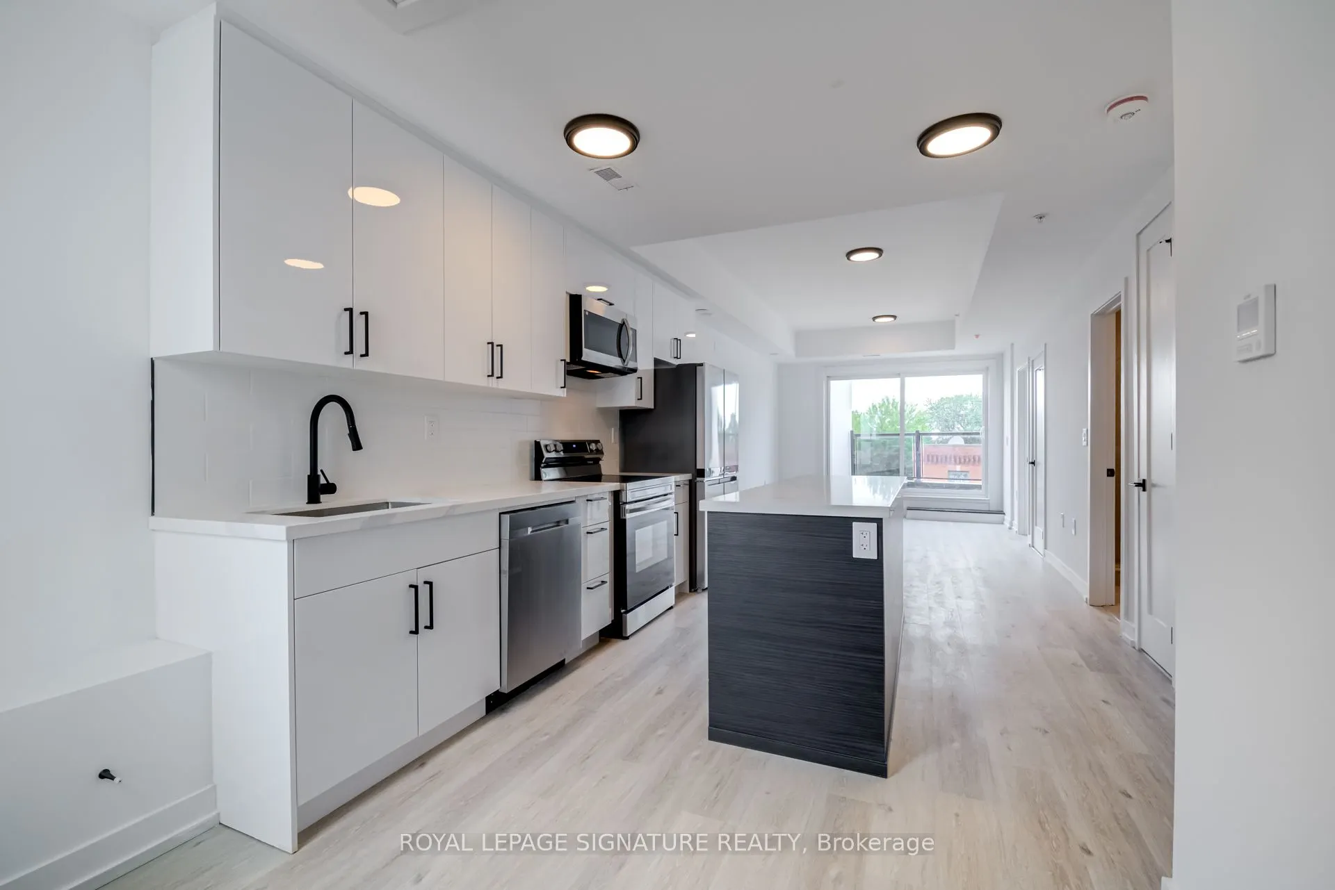 3039 Dundas Street W, #PH7