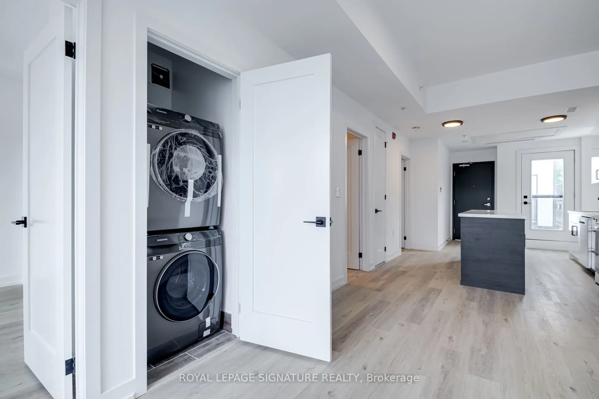 3039 Dundas Street W, #PH7