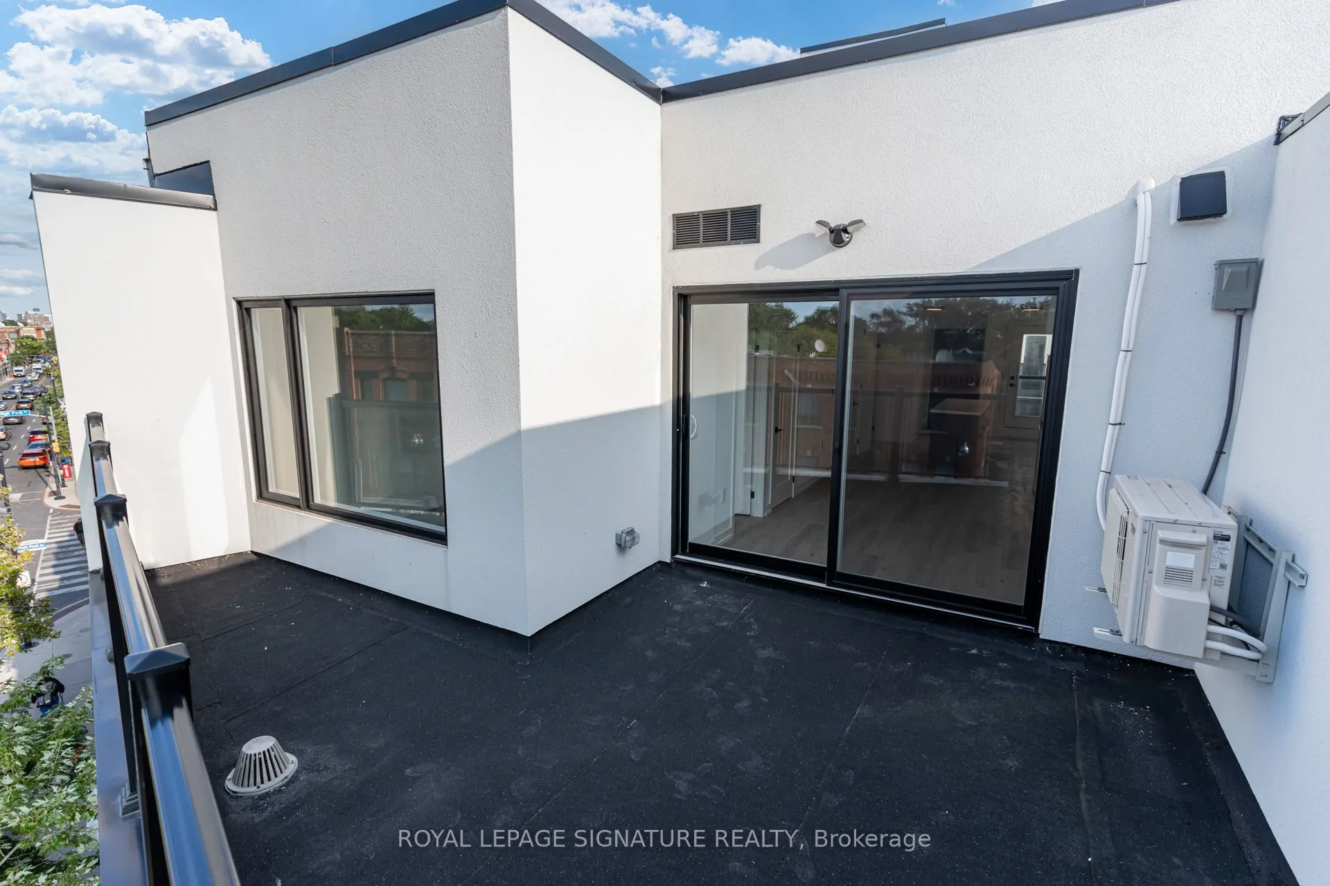 3039 Dundas Street W, #PH7
