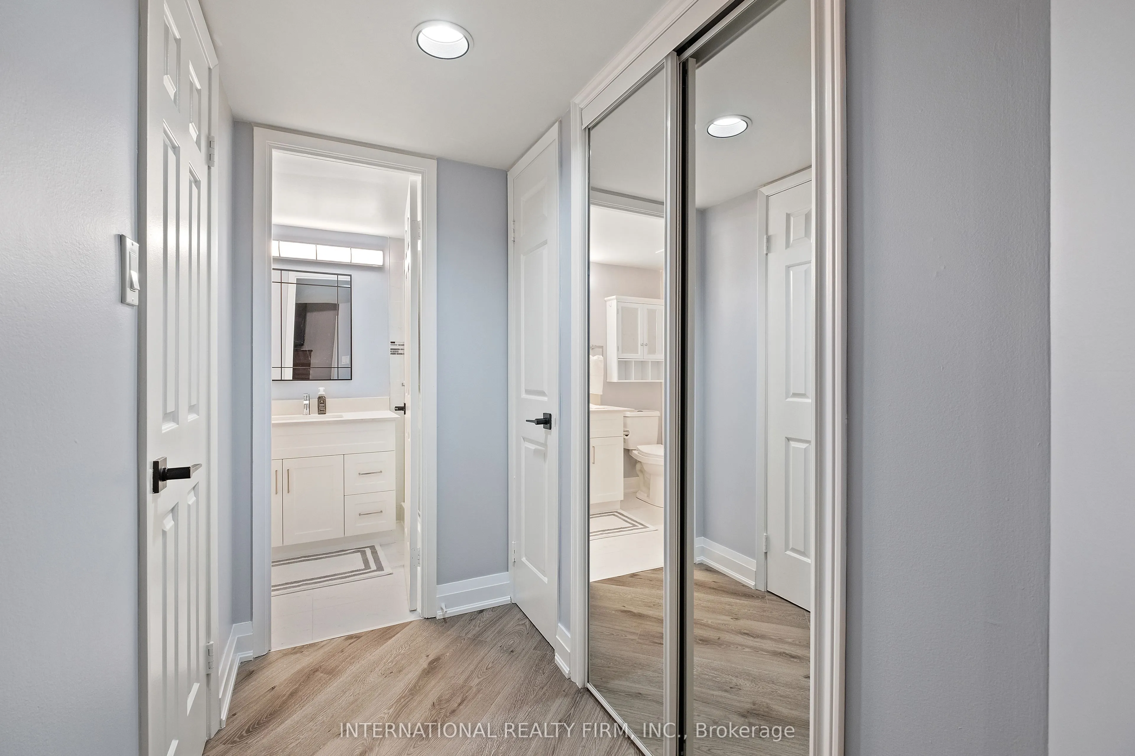 55 Kingsbridge Garden Circle, #1706