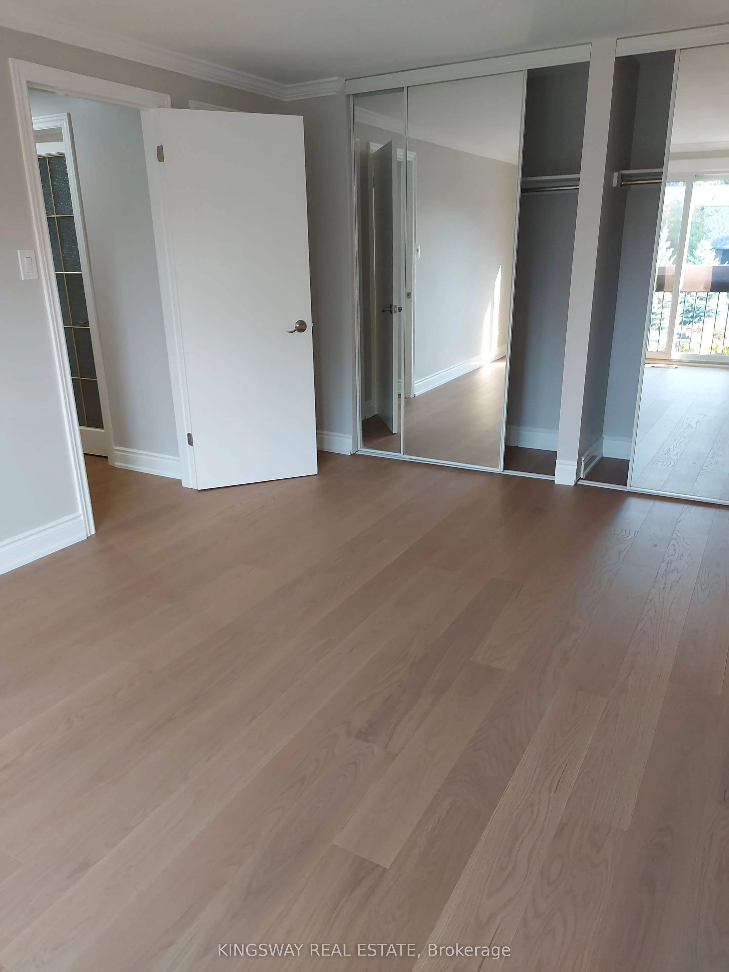 20 Mineola Road E, #101