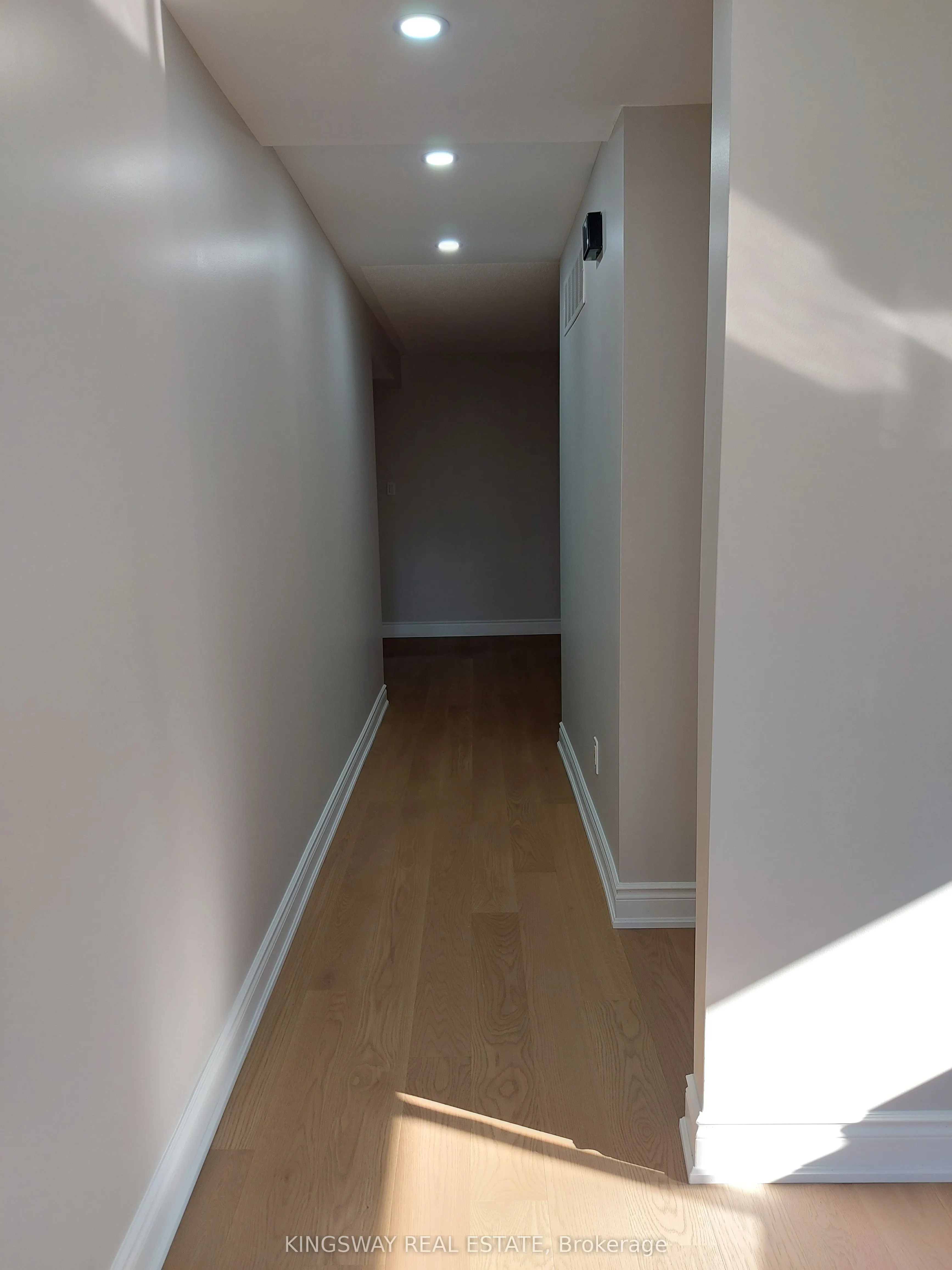 20 Mineola Road E, #101