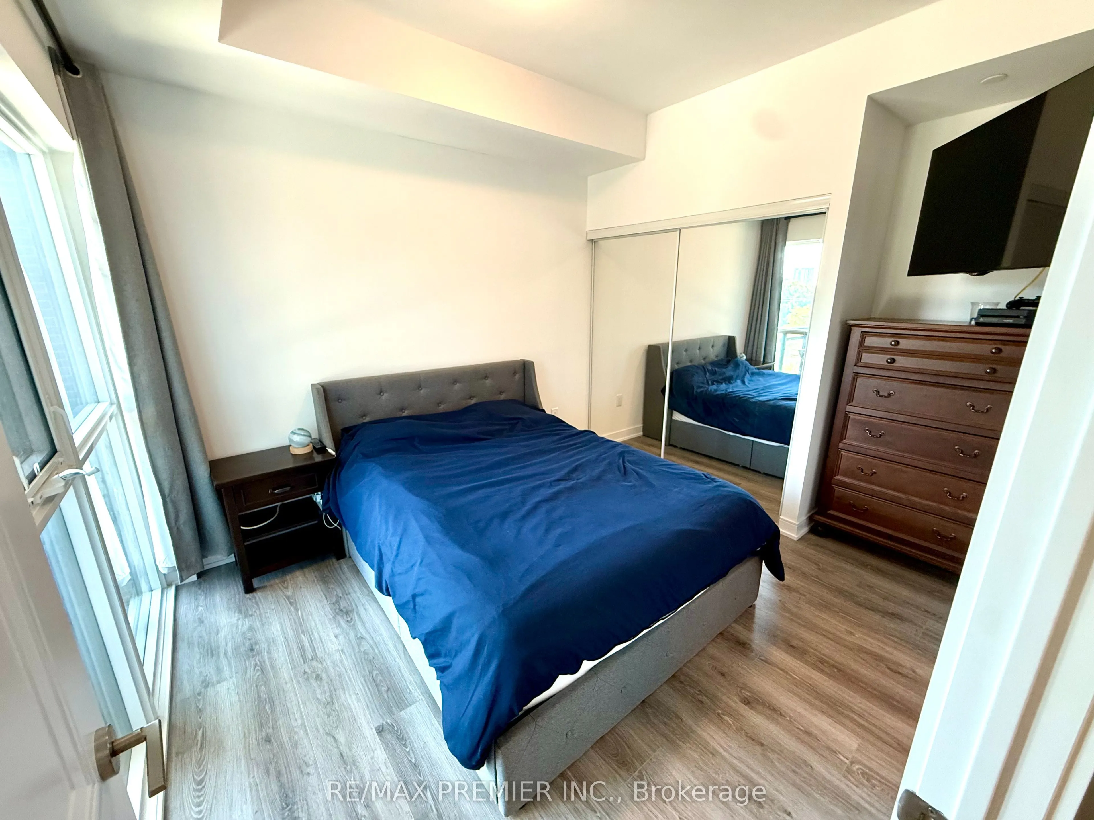 25 Neighbourhood Lane, #515