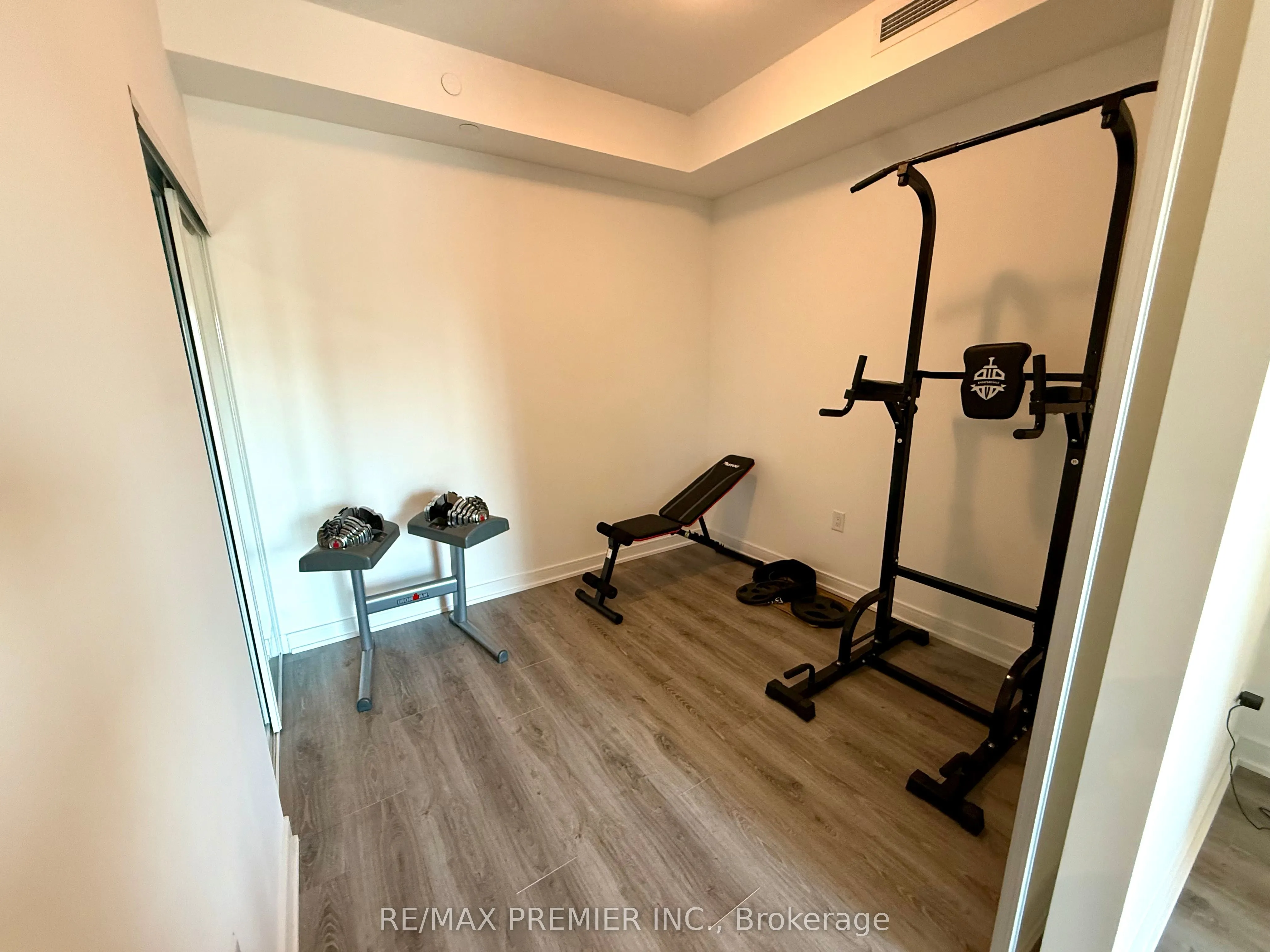 25 Neighbourhood Lane, #515