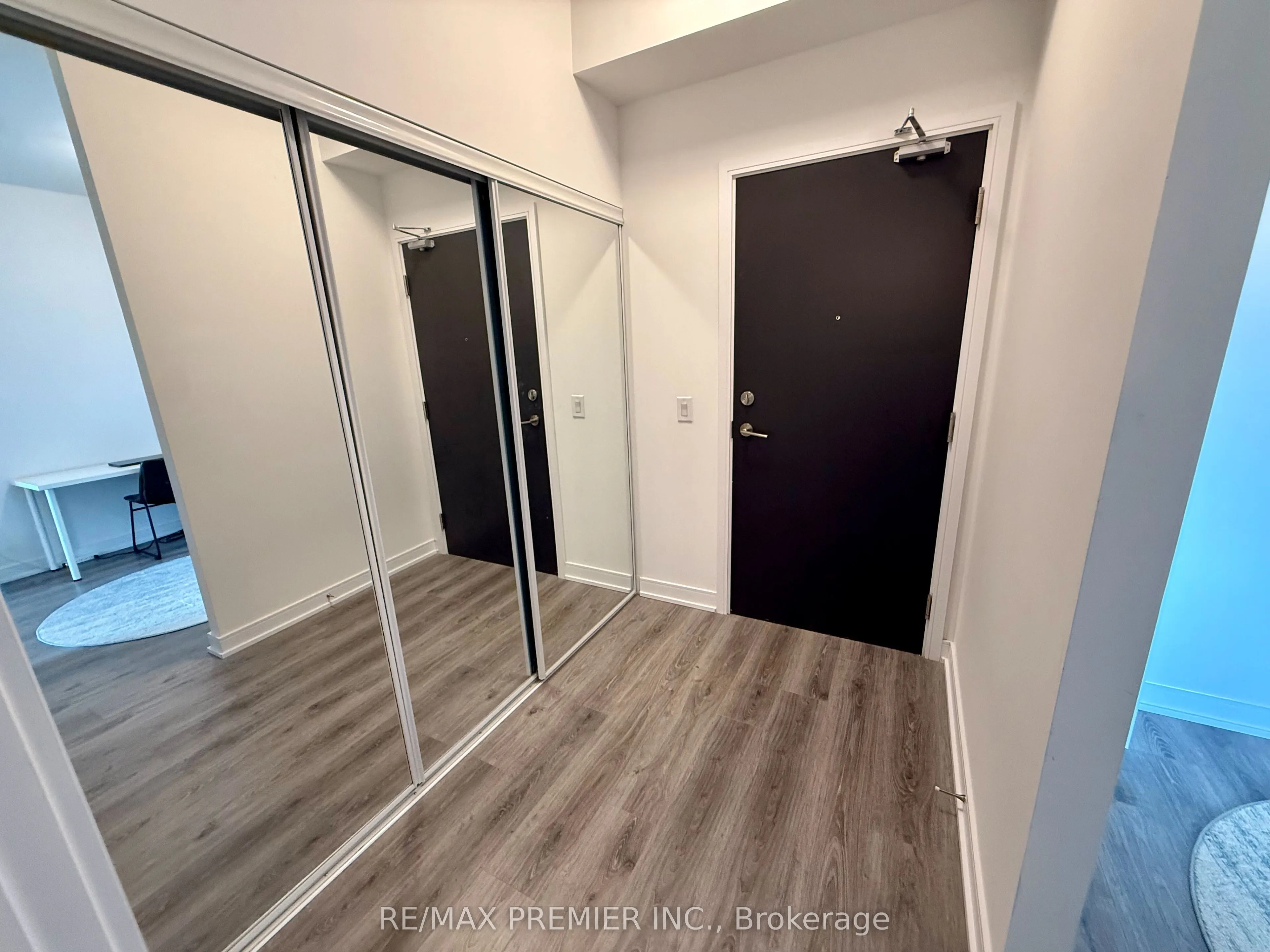 25 Neighbourhood Lane, #515
