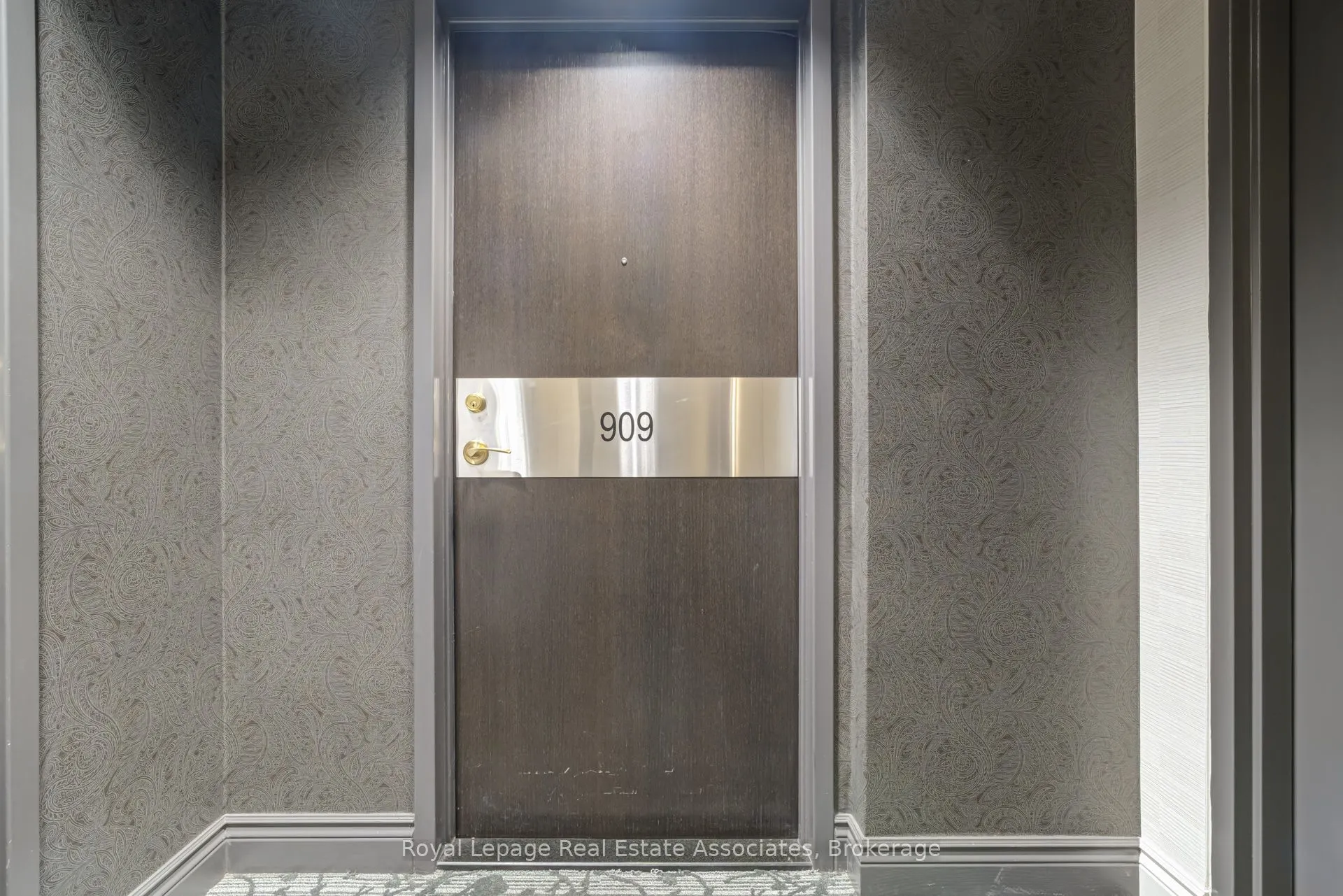 1 Belvedere Court, #909