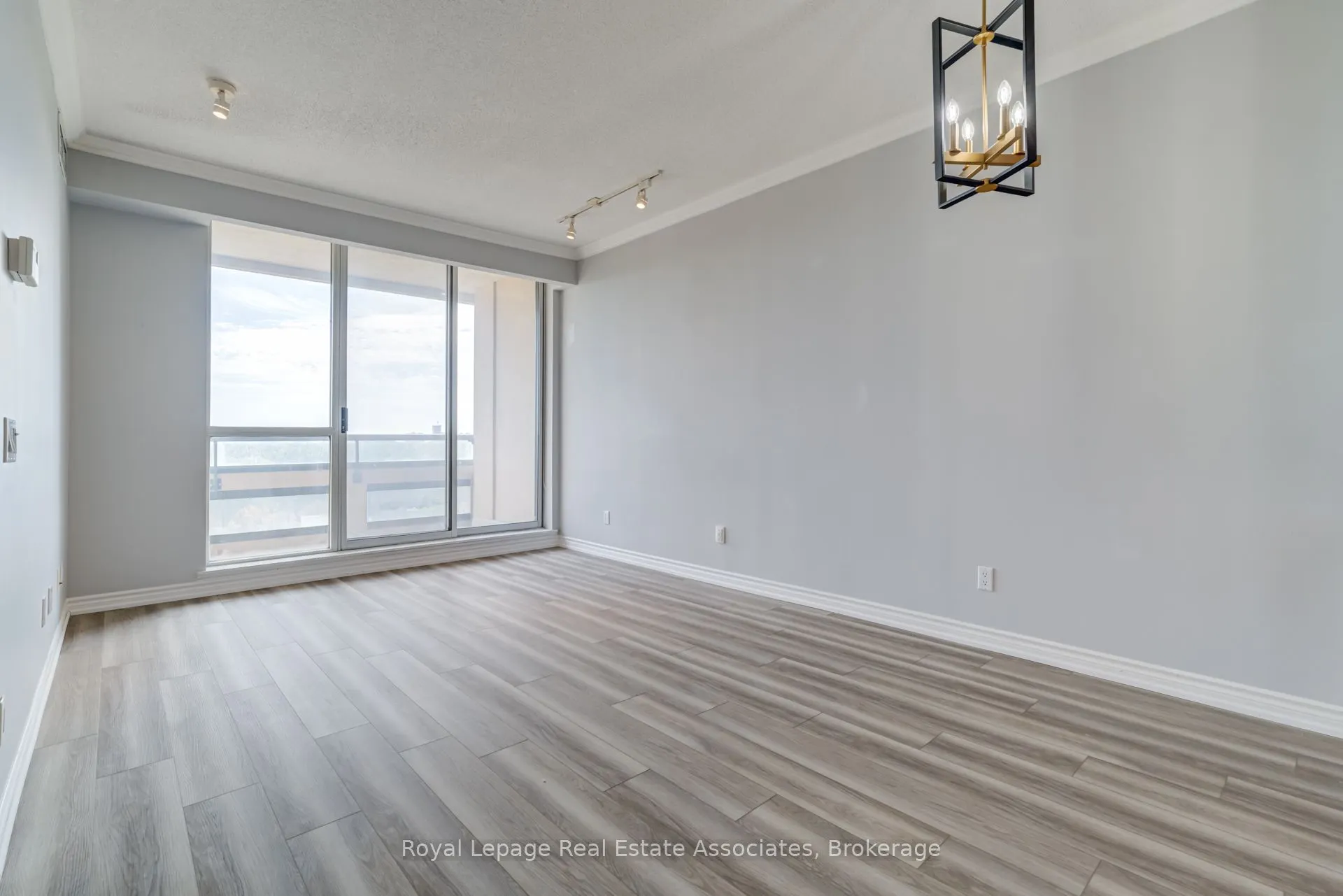 1 Belvedere Court, #909