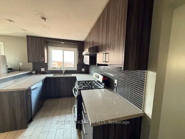 16 Prouse Drive, #Upper