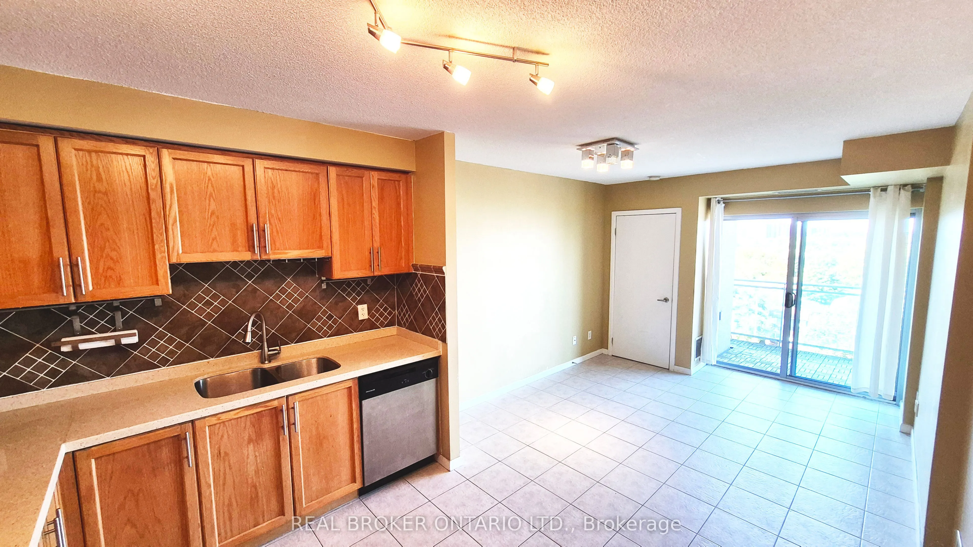 2464 Weston Road, #701