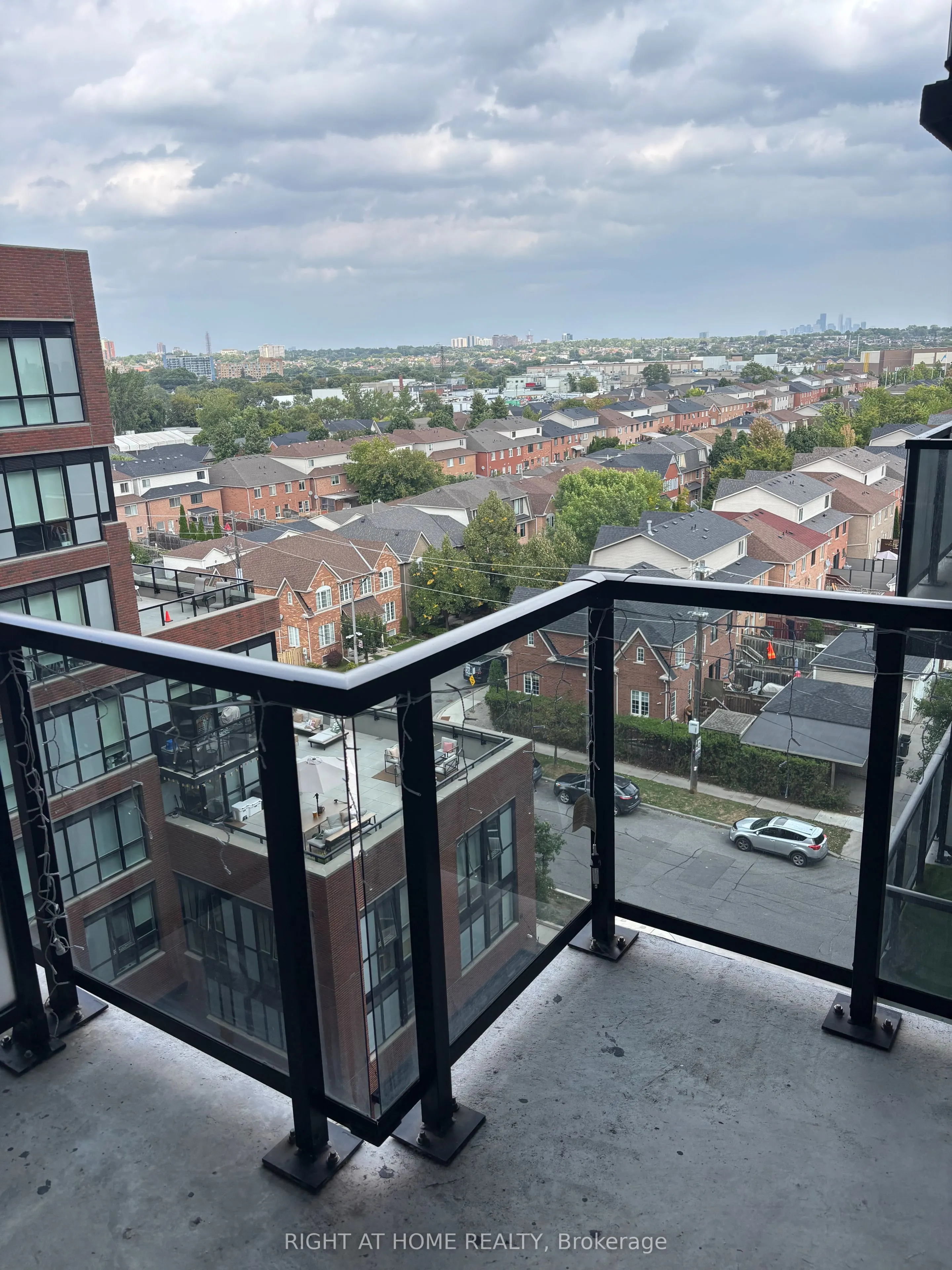 2300 St. Clair Avenue W, #812