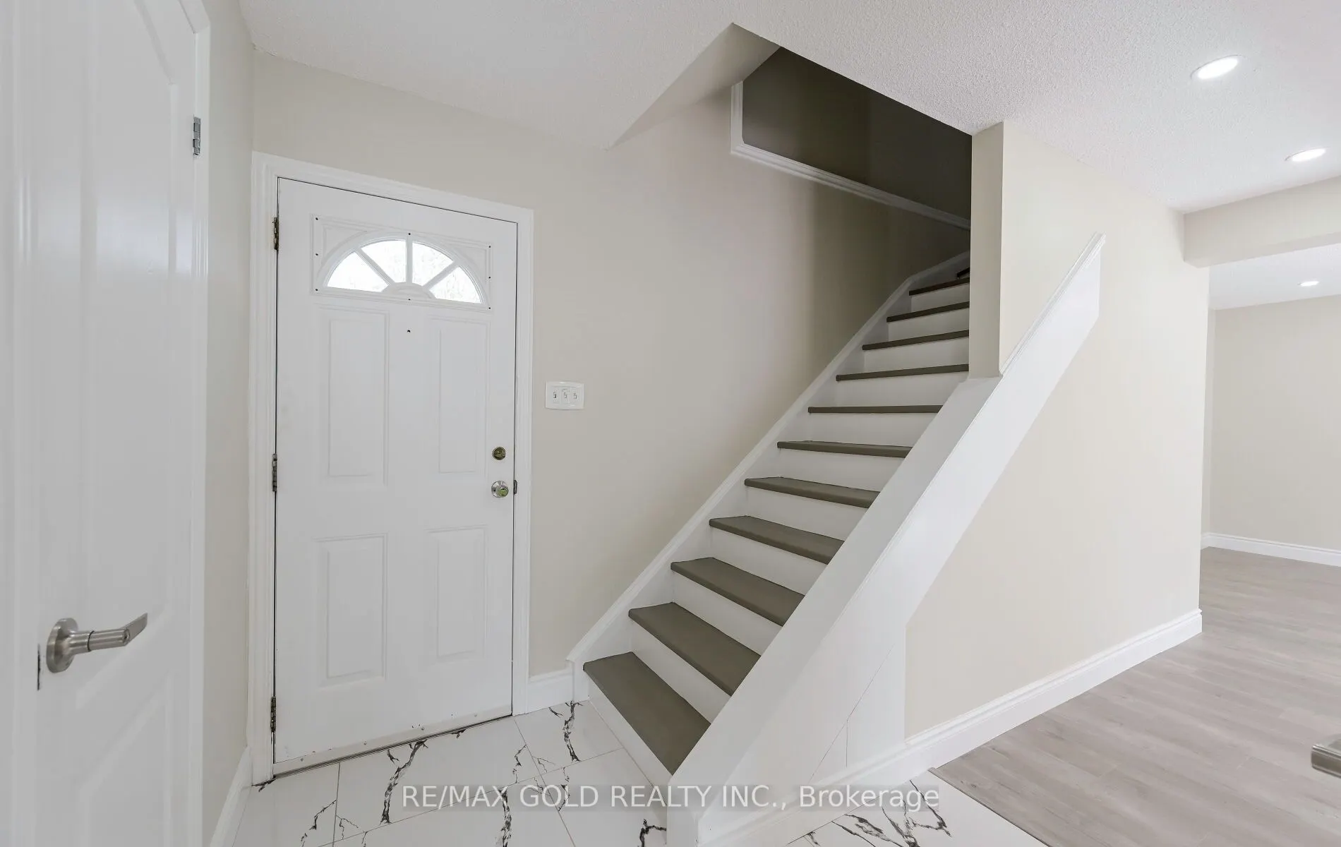 11 Huronia Court
