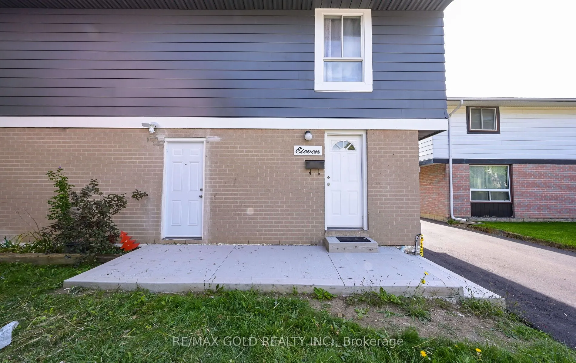11 Huronia Court