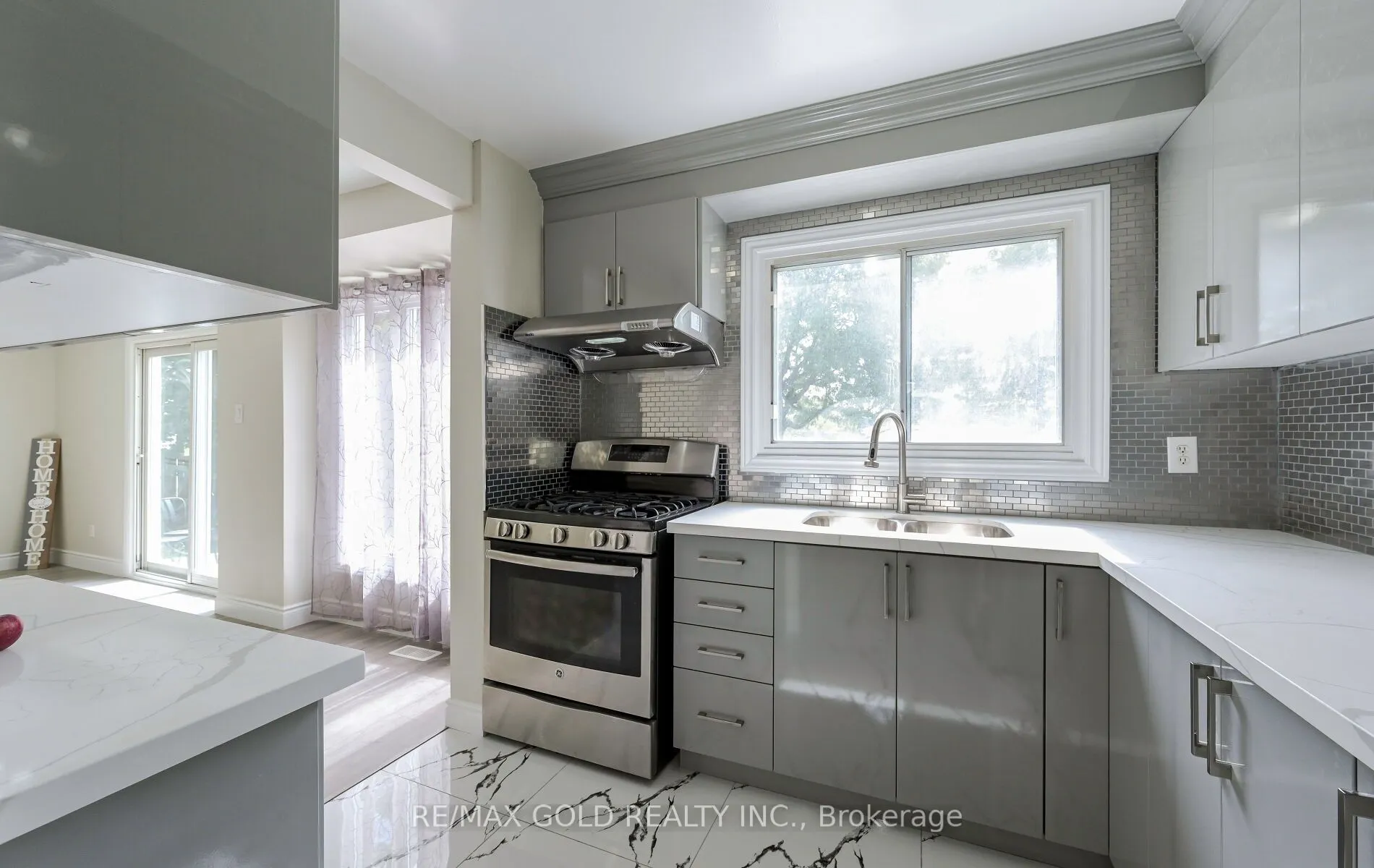 11 Huronia Court