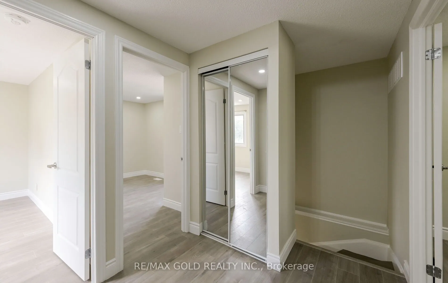 11 Huronia Court