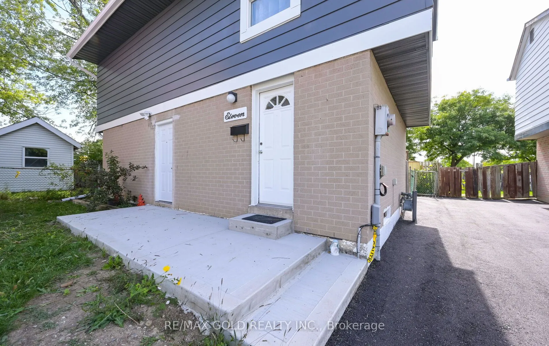 11 Huronia Court