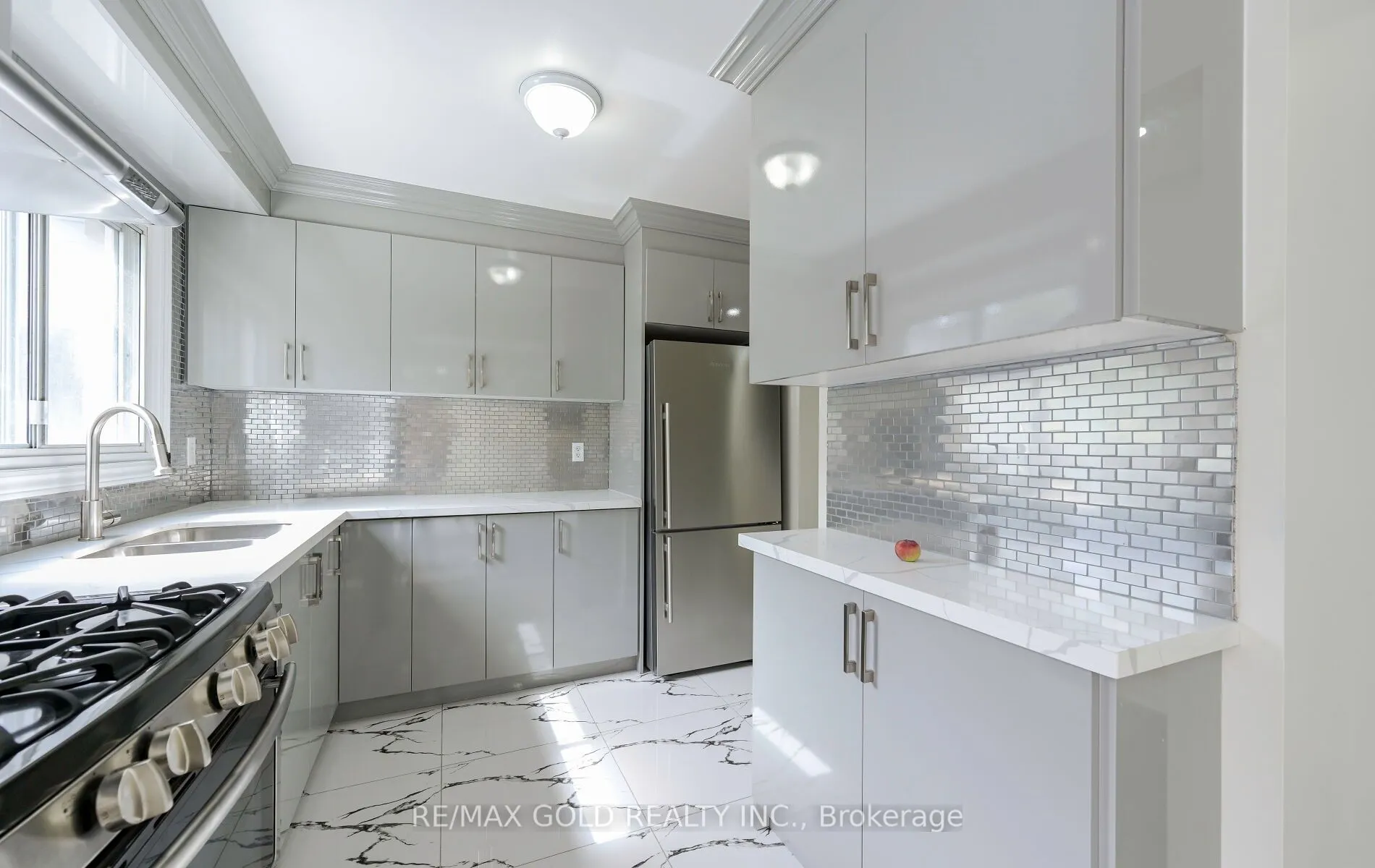 11 Huronia Court