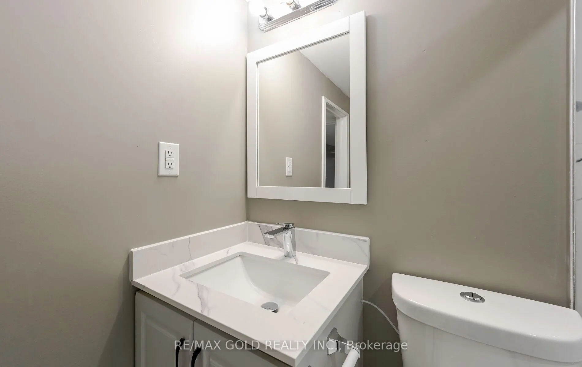 11 Huronia Court