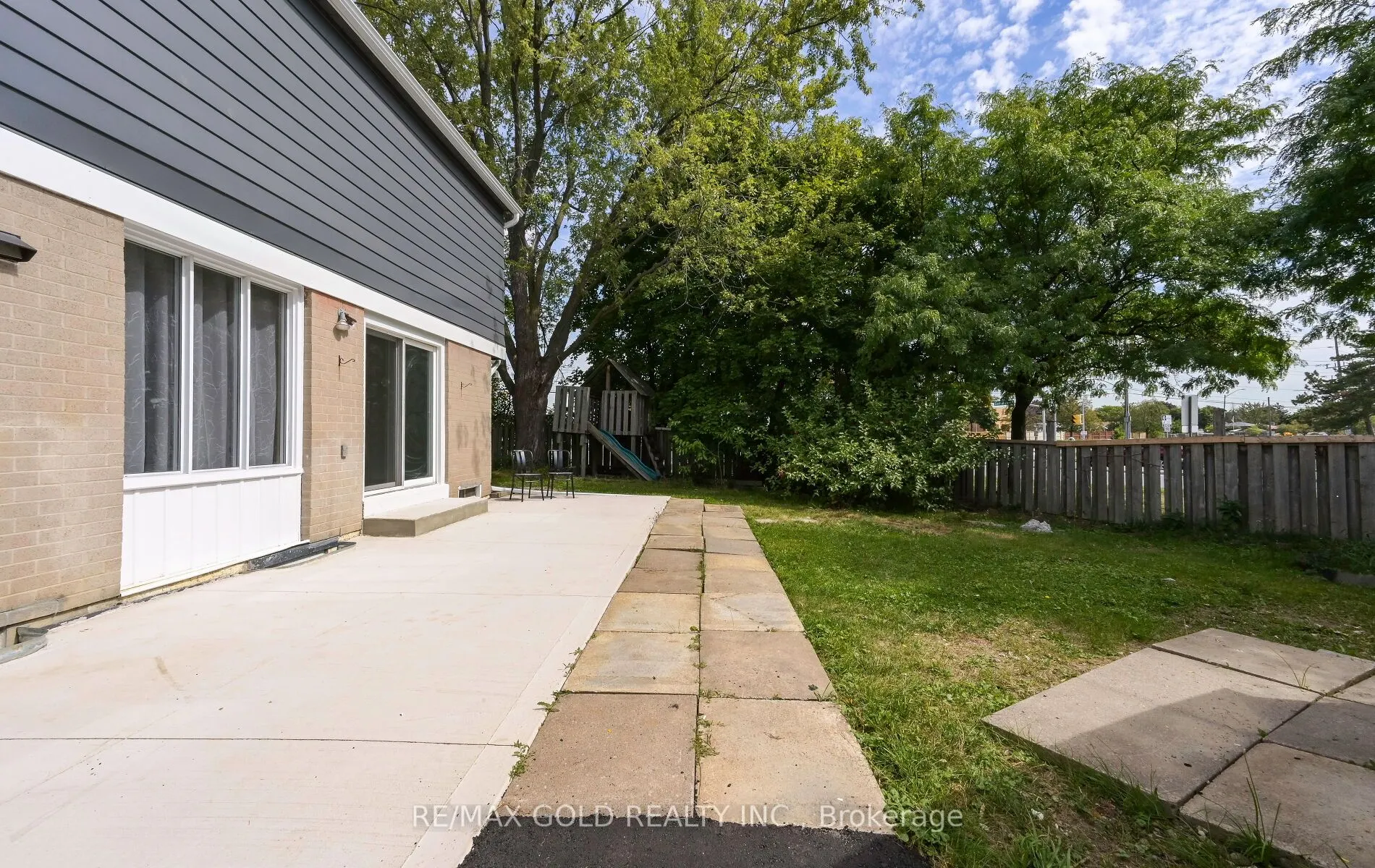 11 Huronia Court