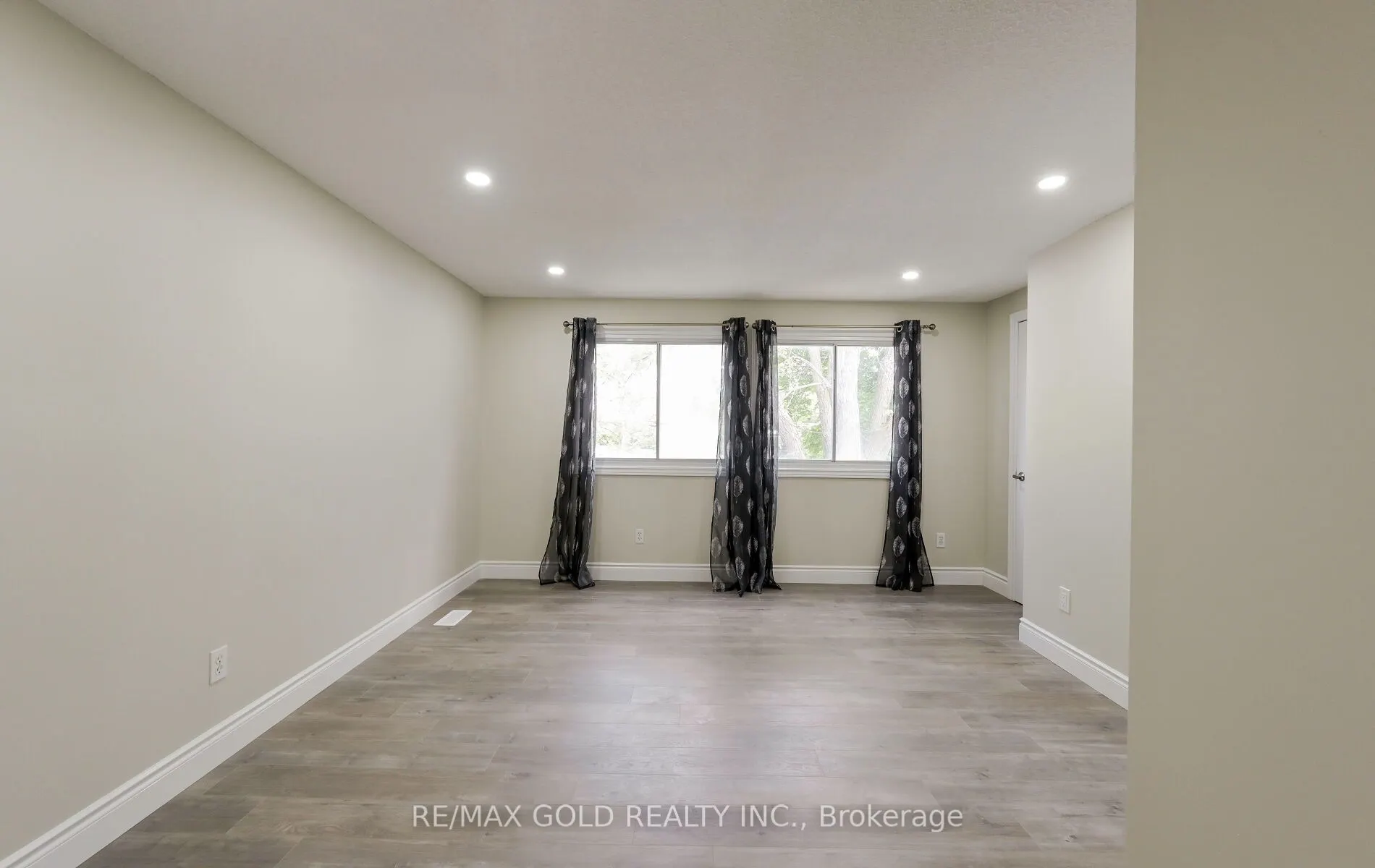 11 Huronia Court
