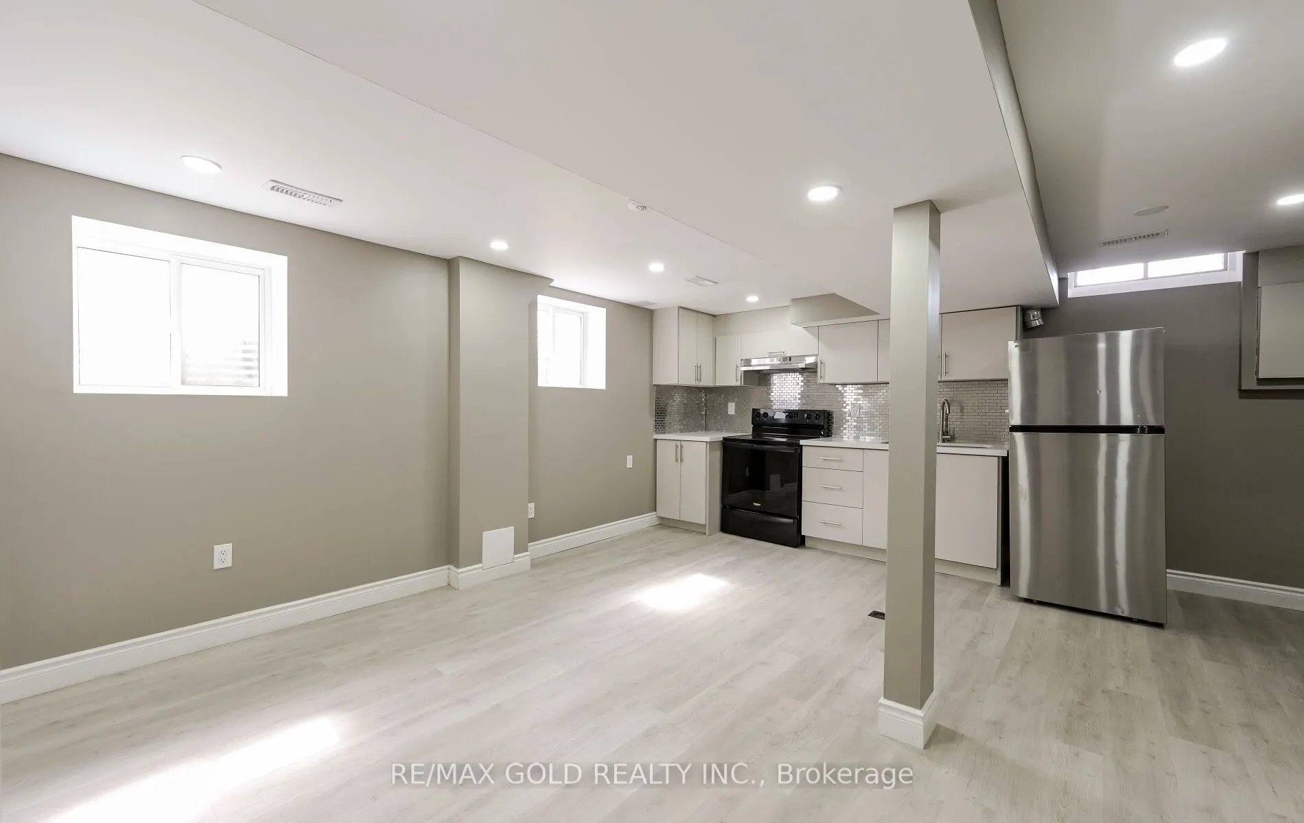 11 Huronia Court