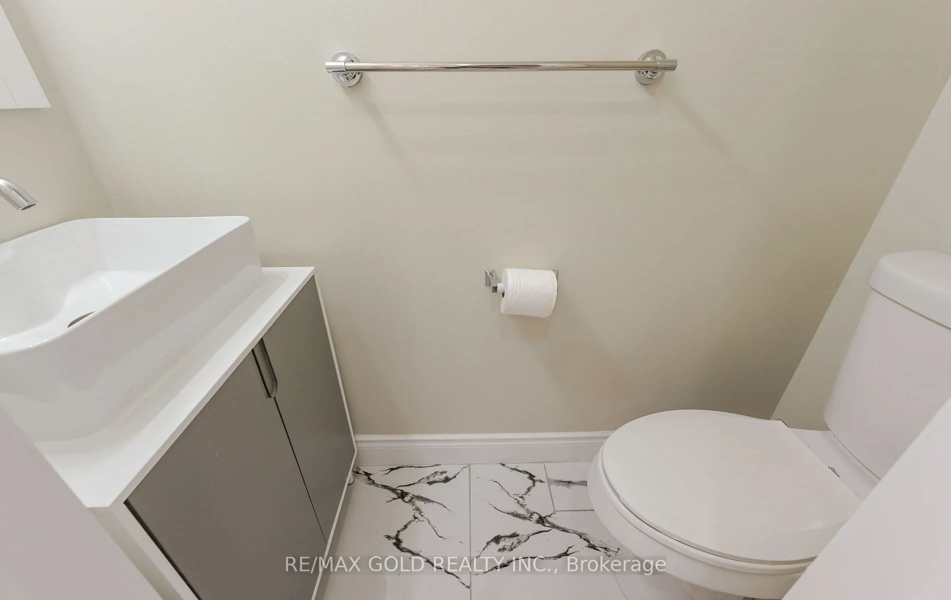 11 Huronia Court