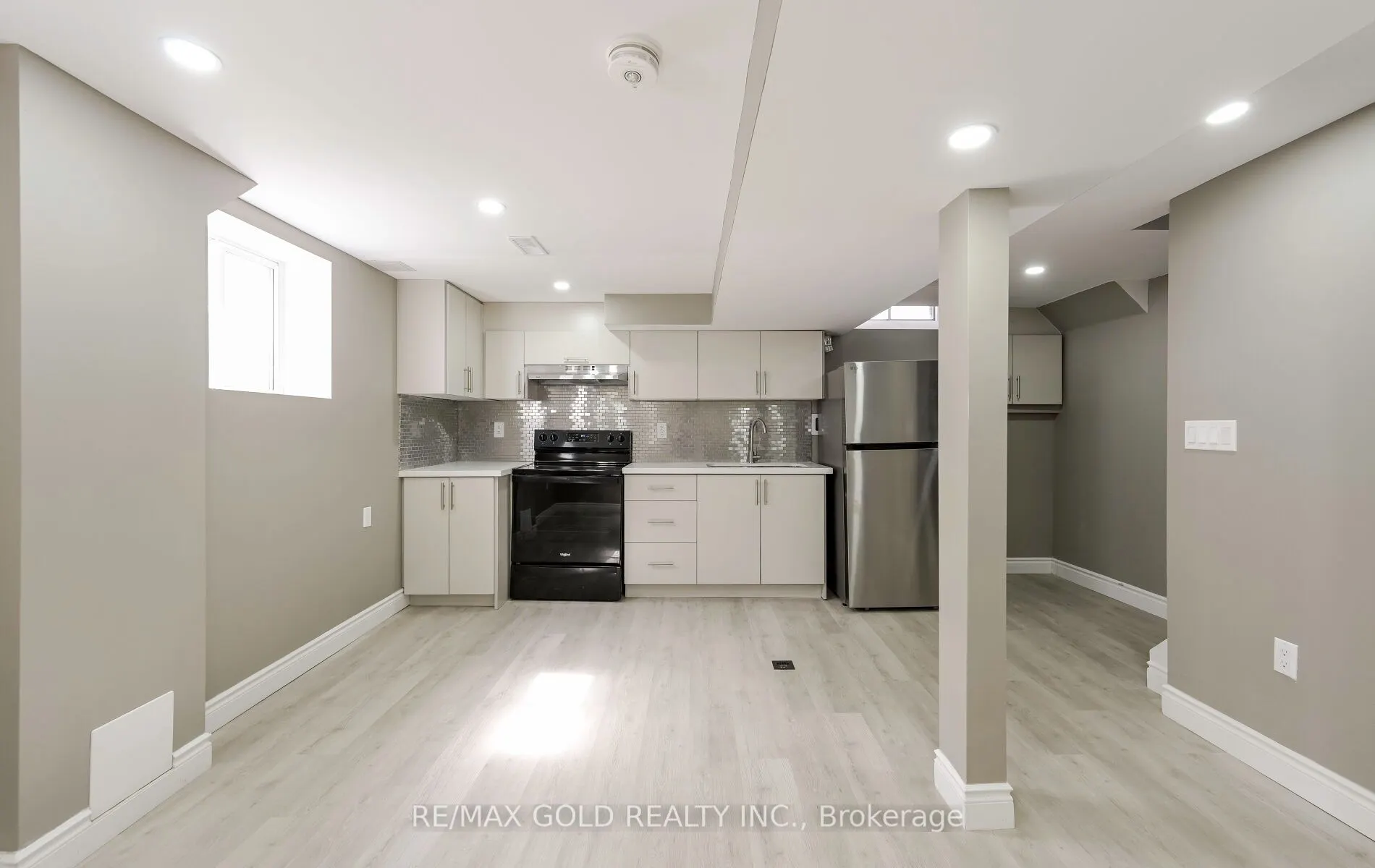 11 Huronia Court