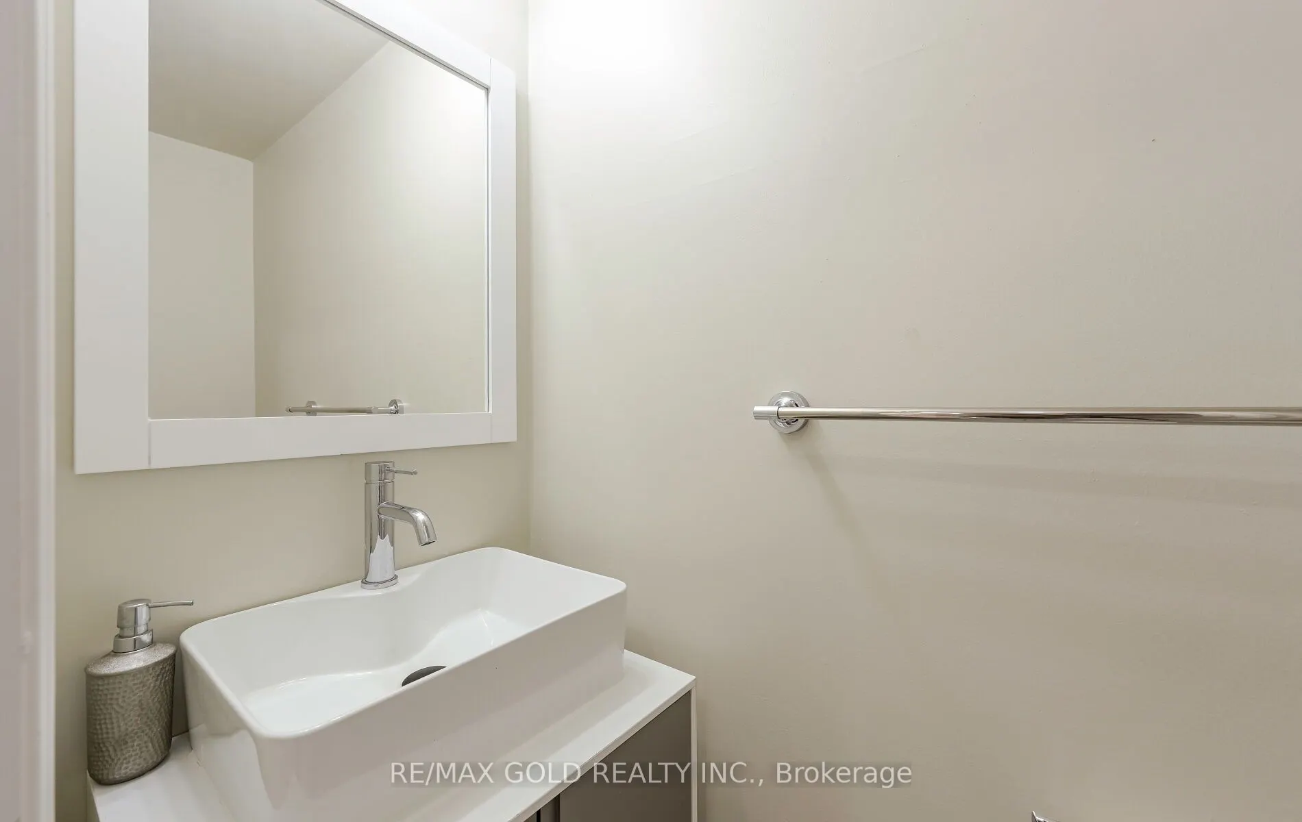 11 Huronia Court