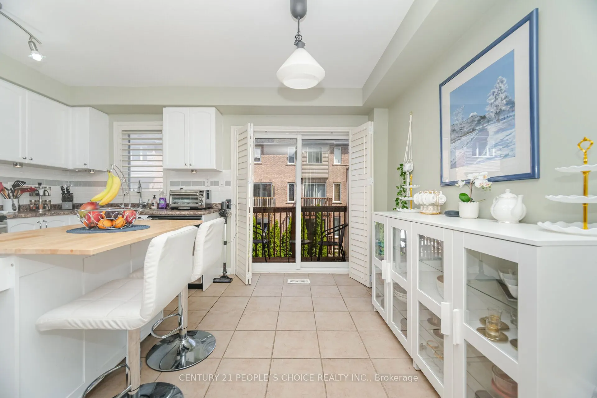 7055 Fairmeadow Crescent