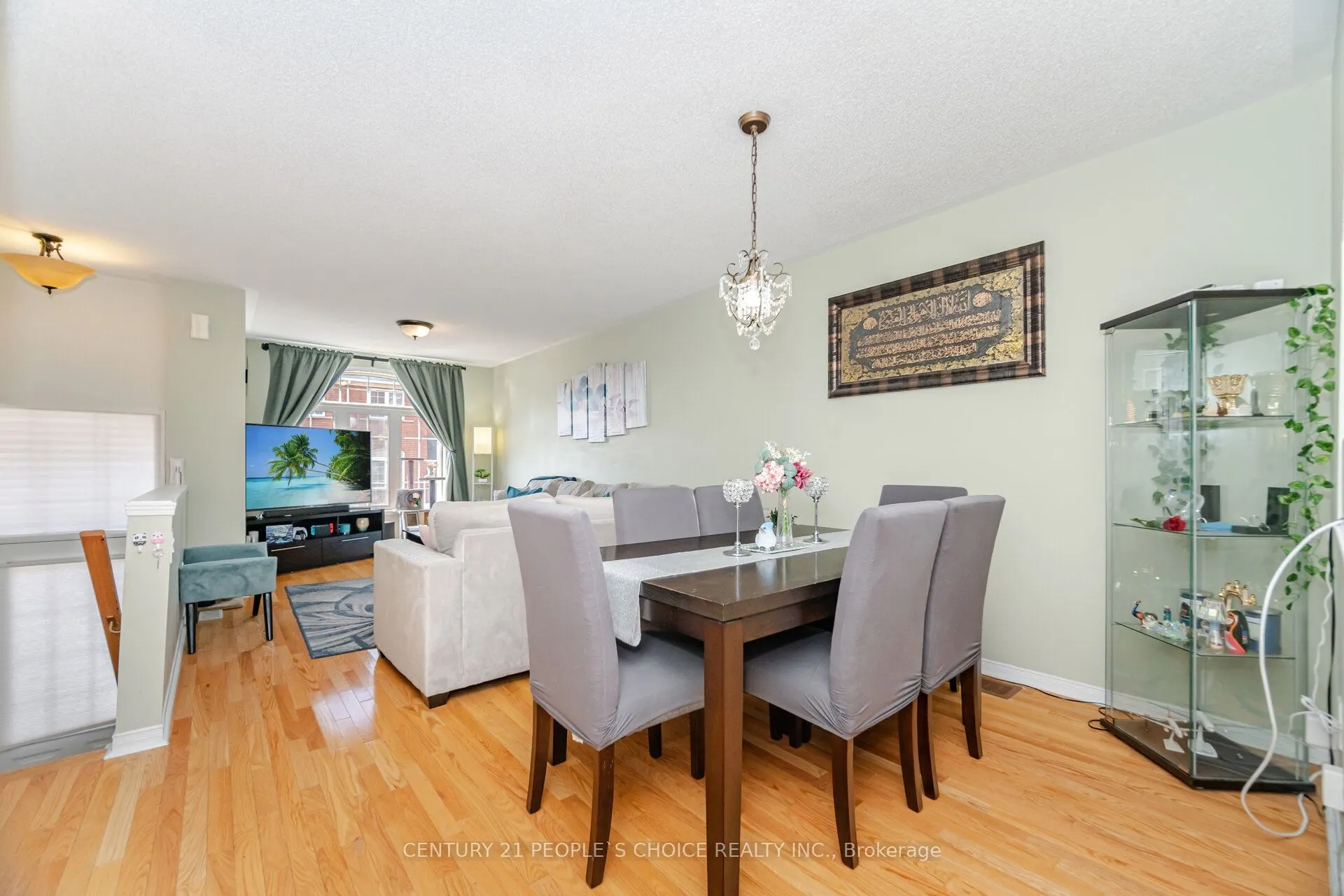 7055 Fairmeadow Crescent